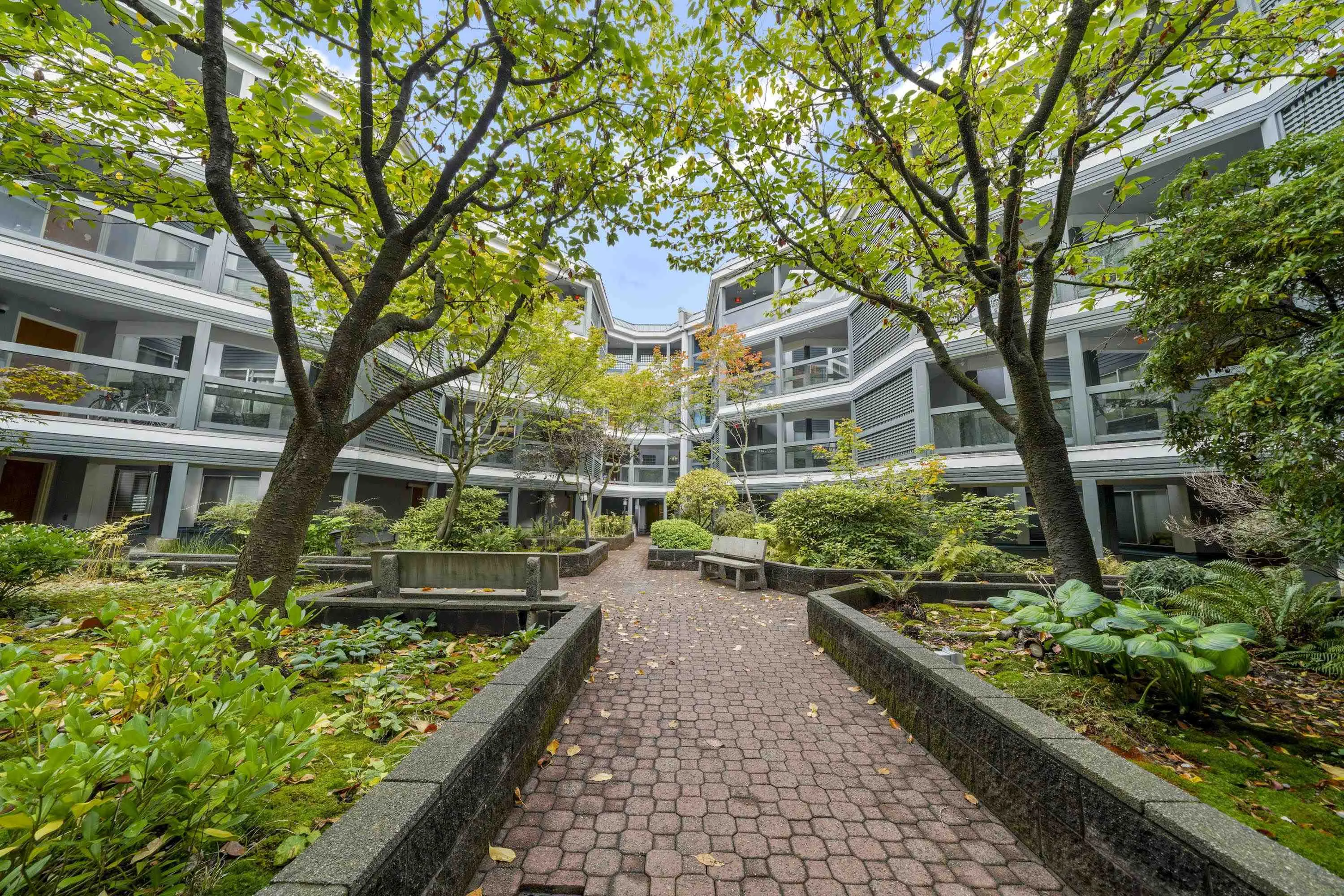 112 1345 W 4th Avenue