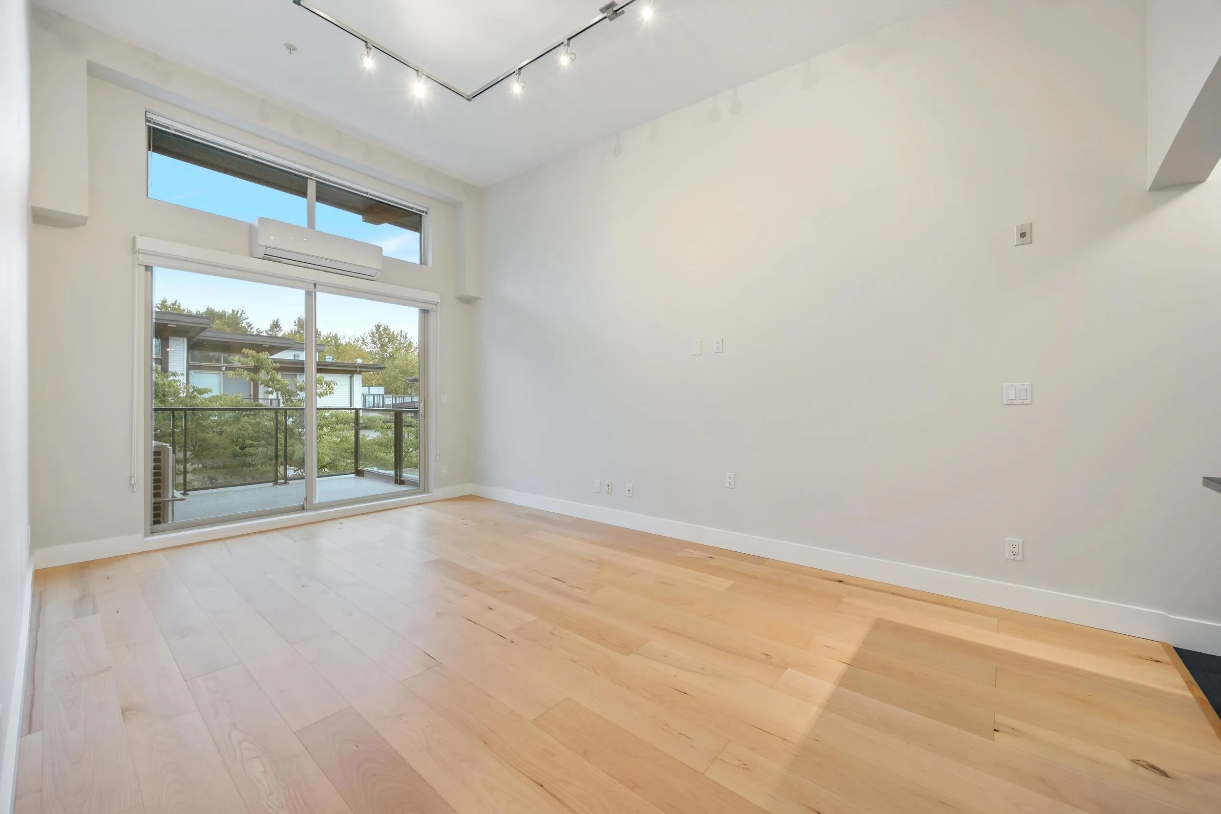 603 7478 Byrnepark Walk