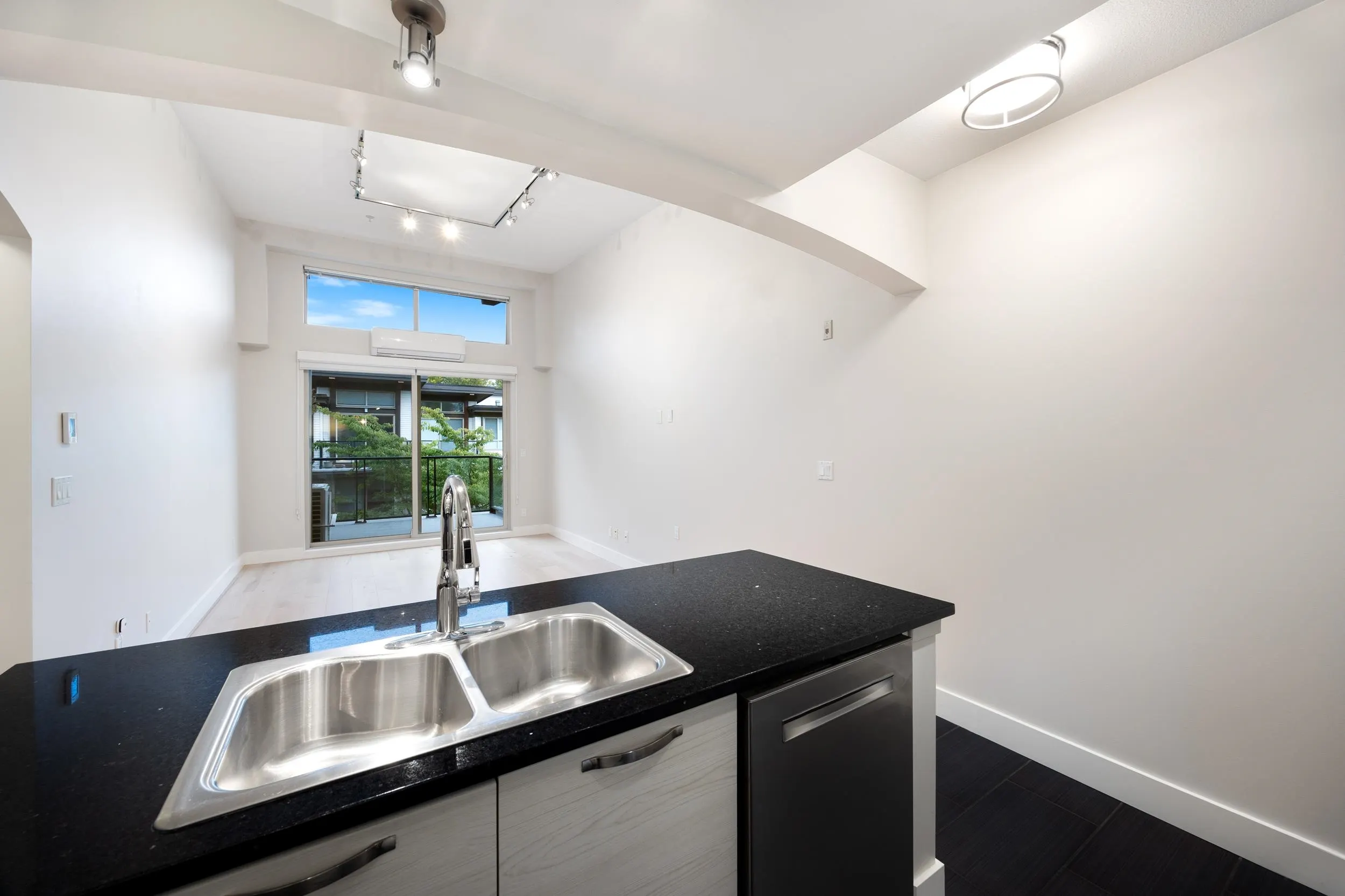 603 7478 Byrnepark Walk