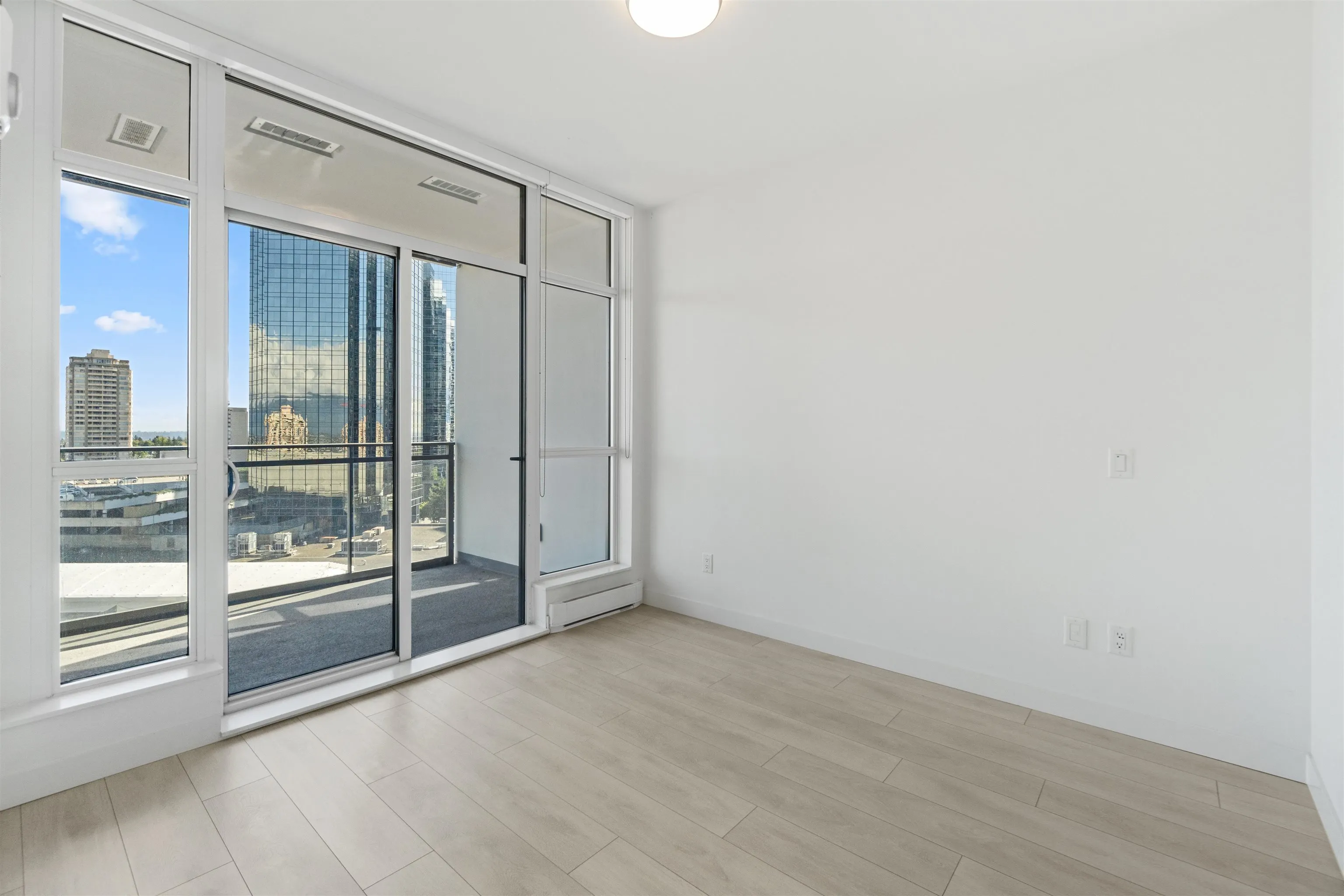 1501 6098 Station Street