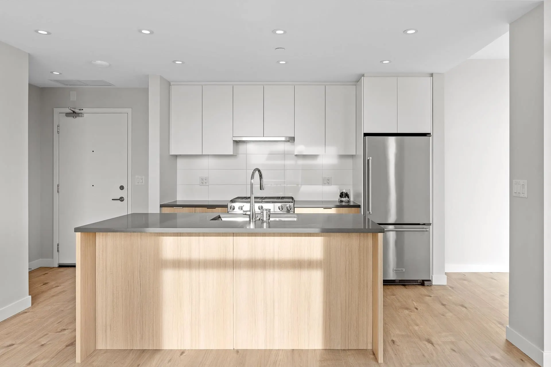90X 3430 E Kent