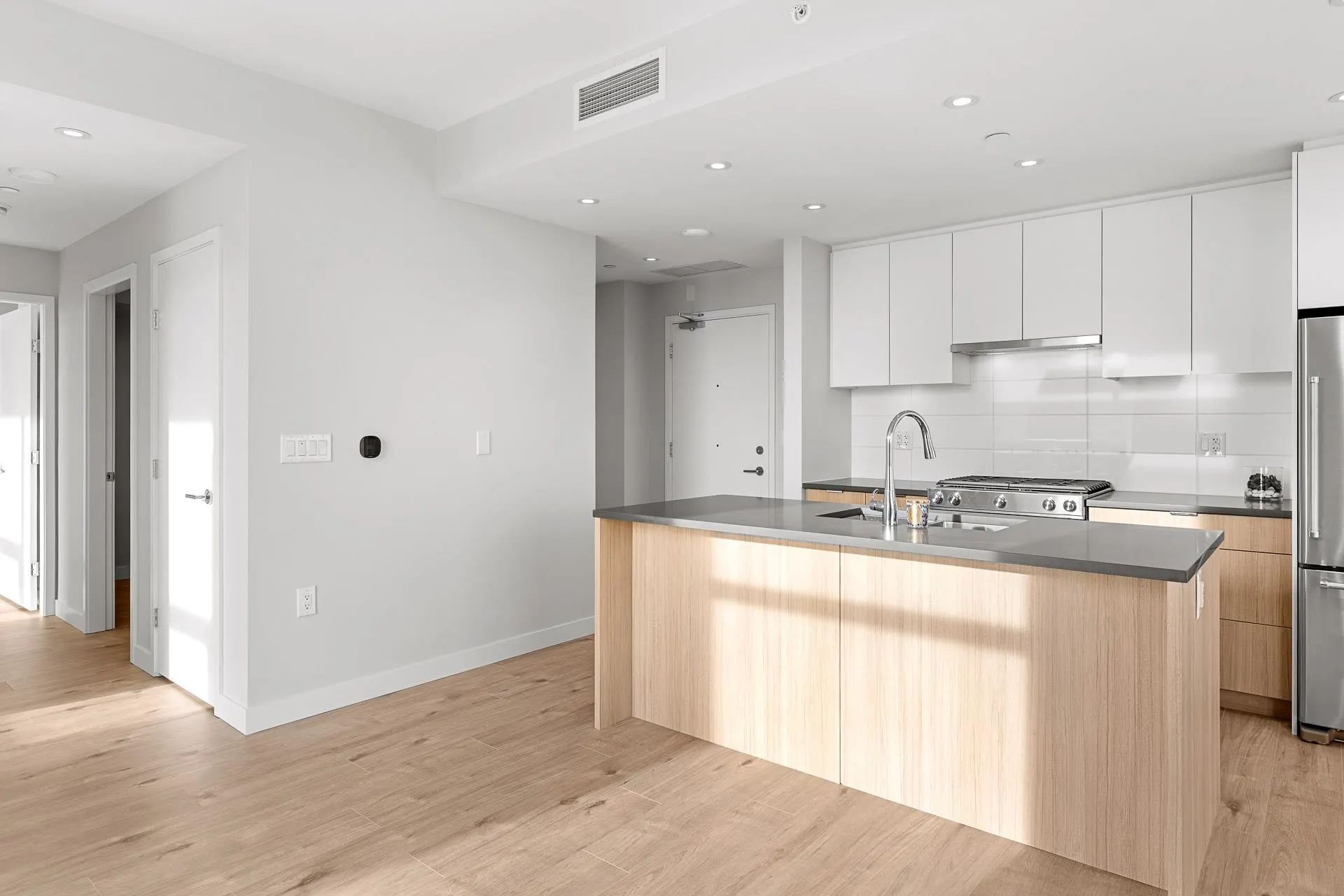 90X 3430 E Kent