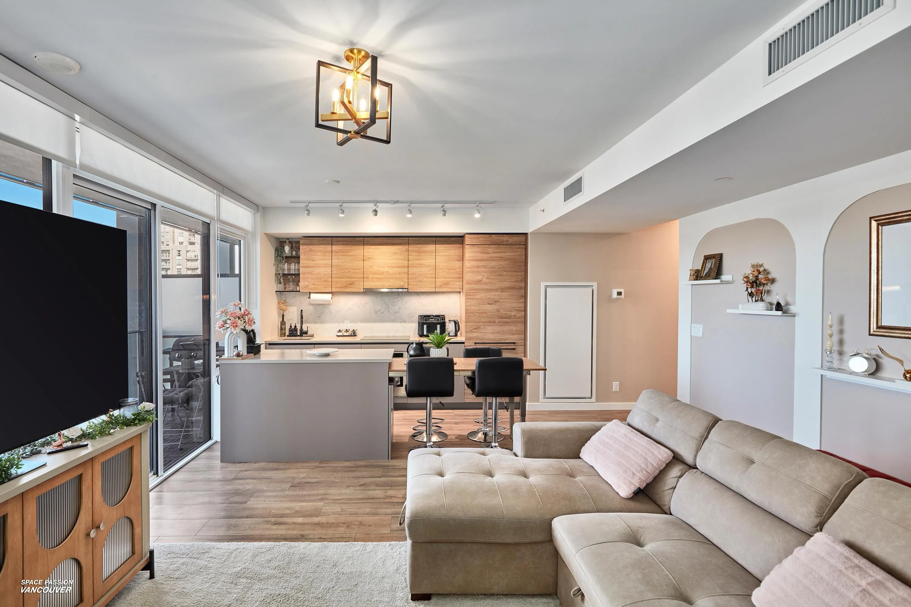 710 10448 University Drive