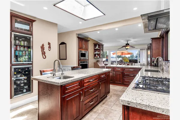 2990 Eddystone Crescent