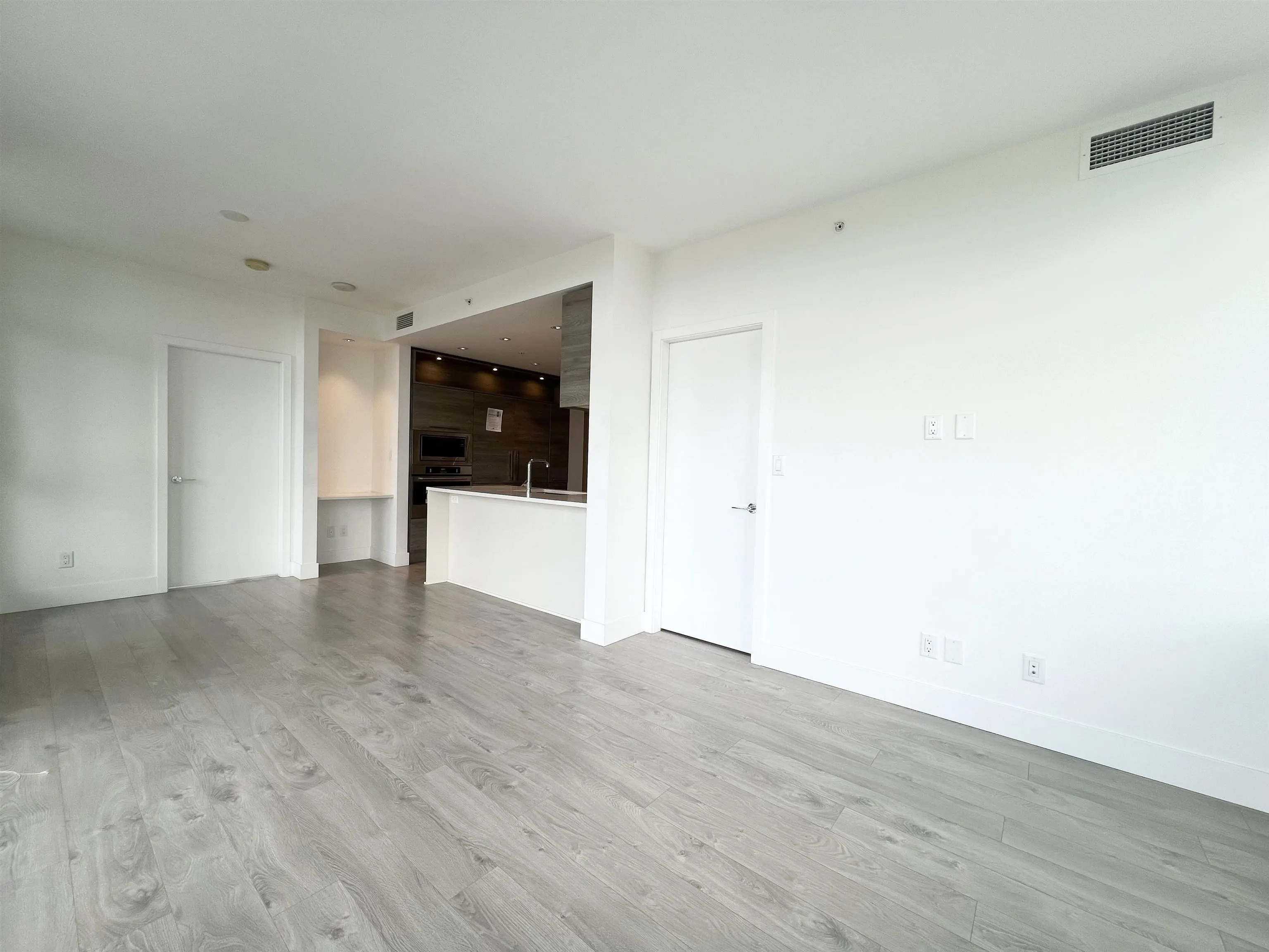 902 7303 Noble Lane