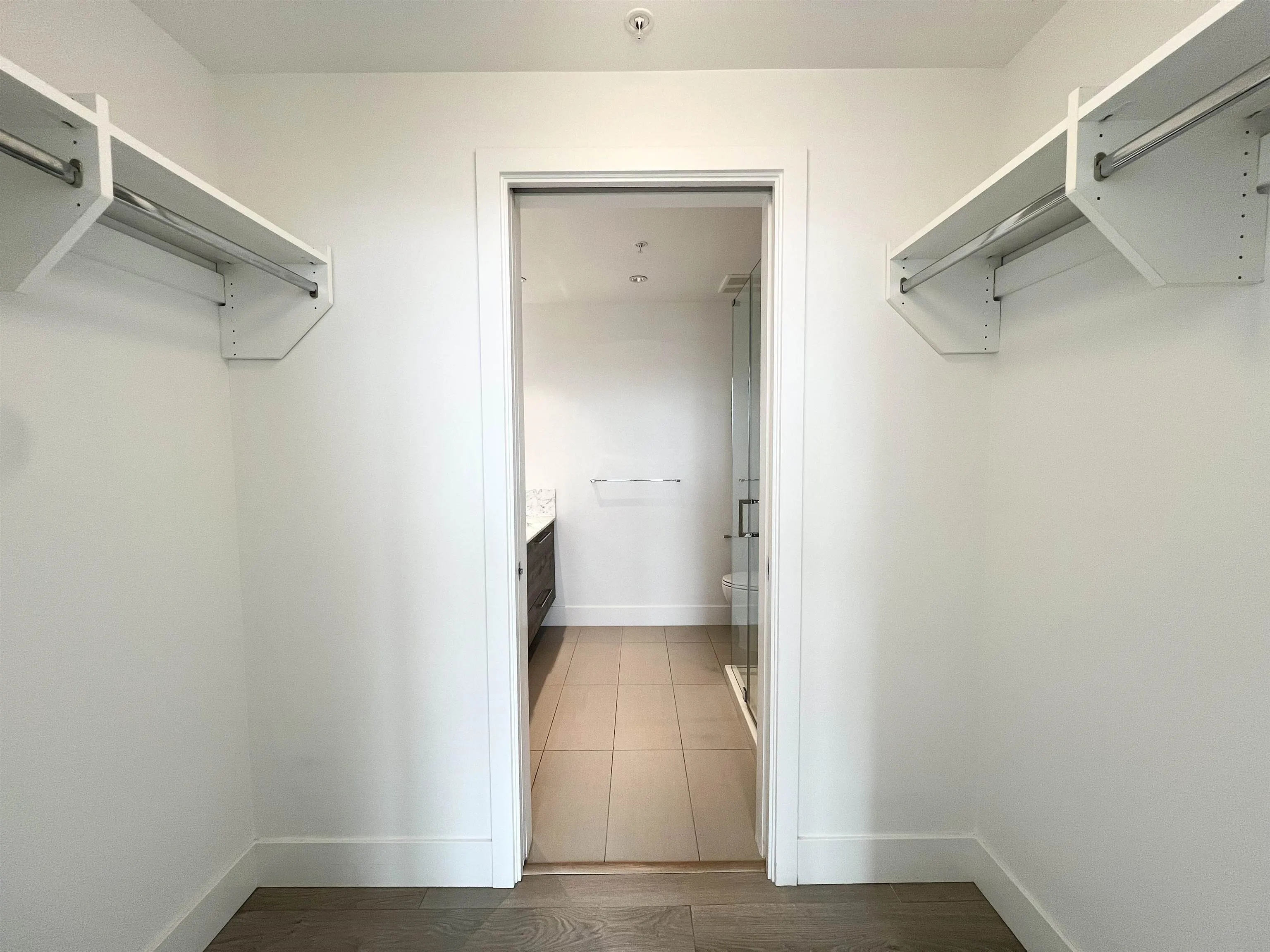 902 7303 Noble Lane