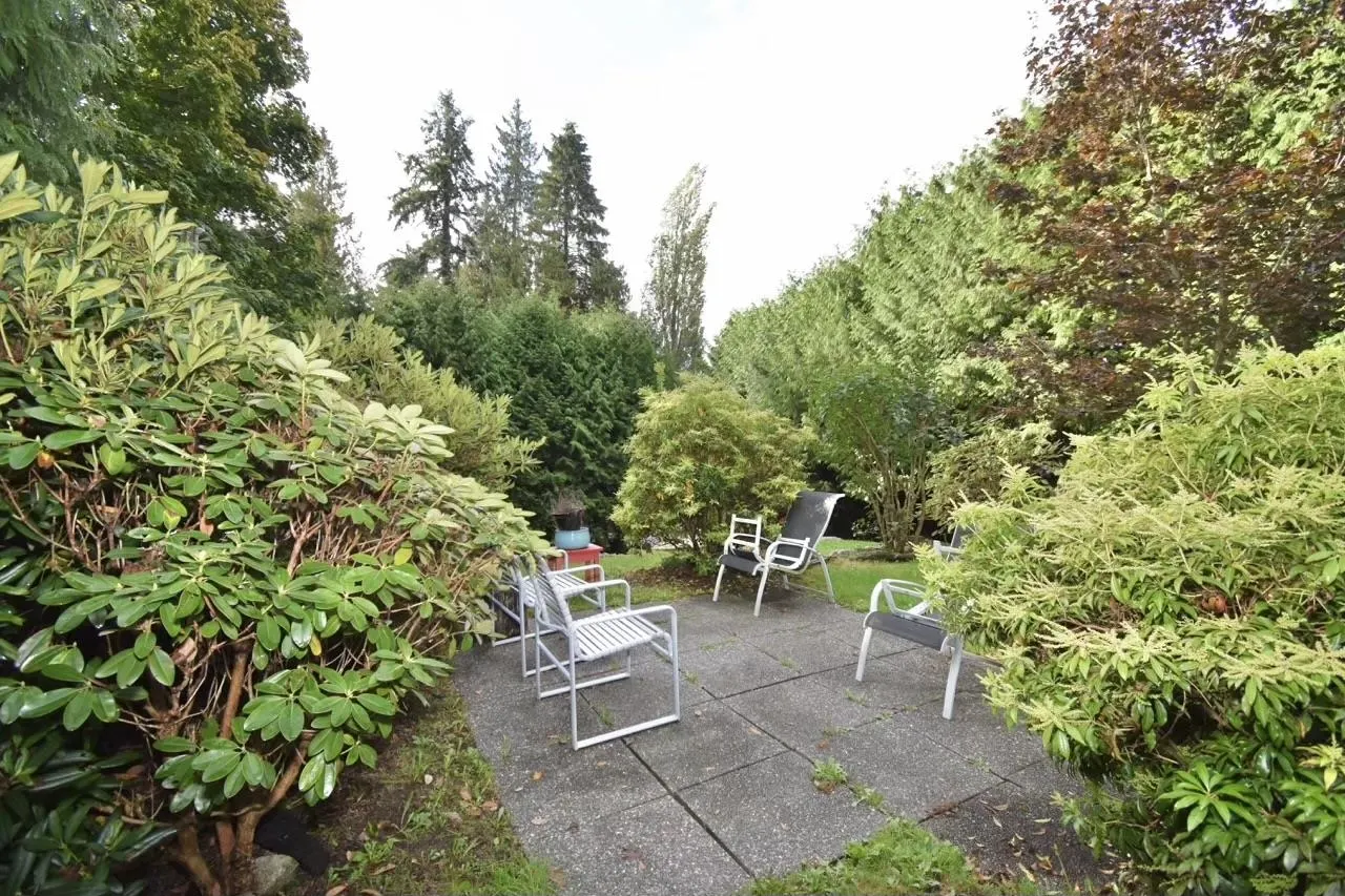 958 Gower Point Road