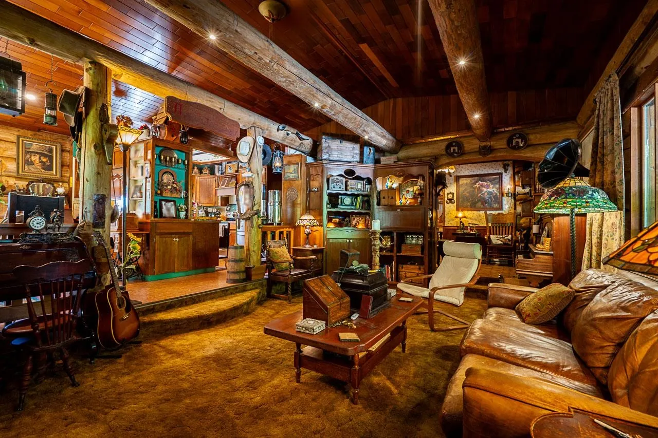 31742 Townshipline Avenue