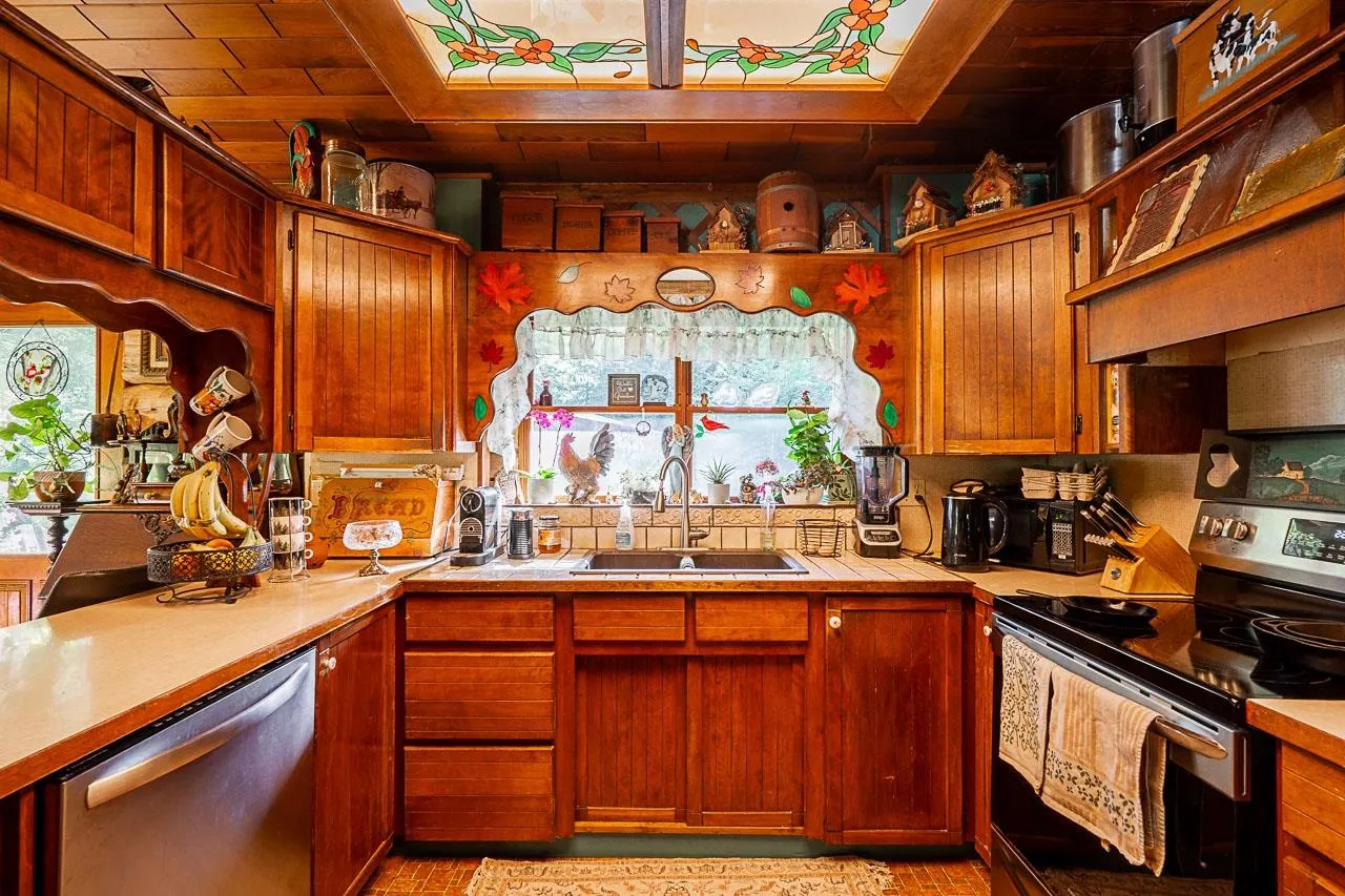 31742 Townshipline Avenue