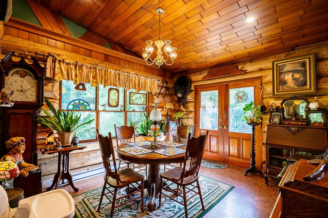 31742 Townshipline Avenue