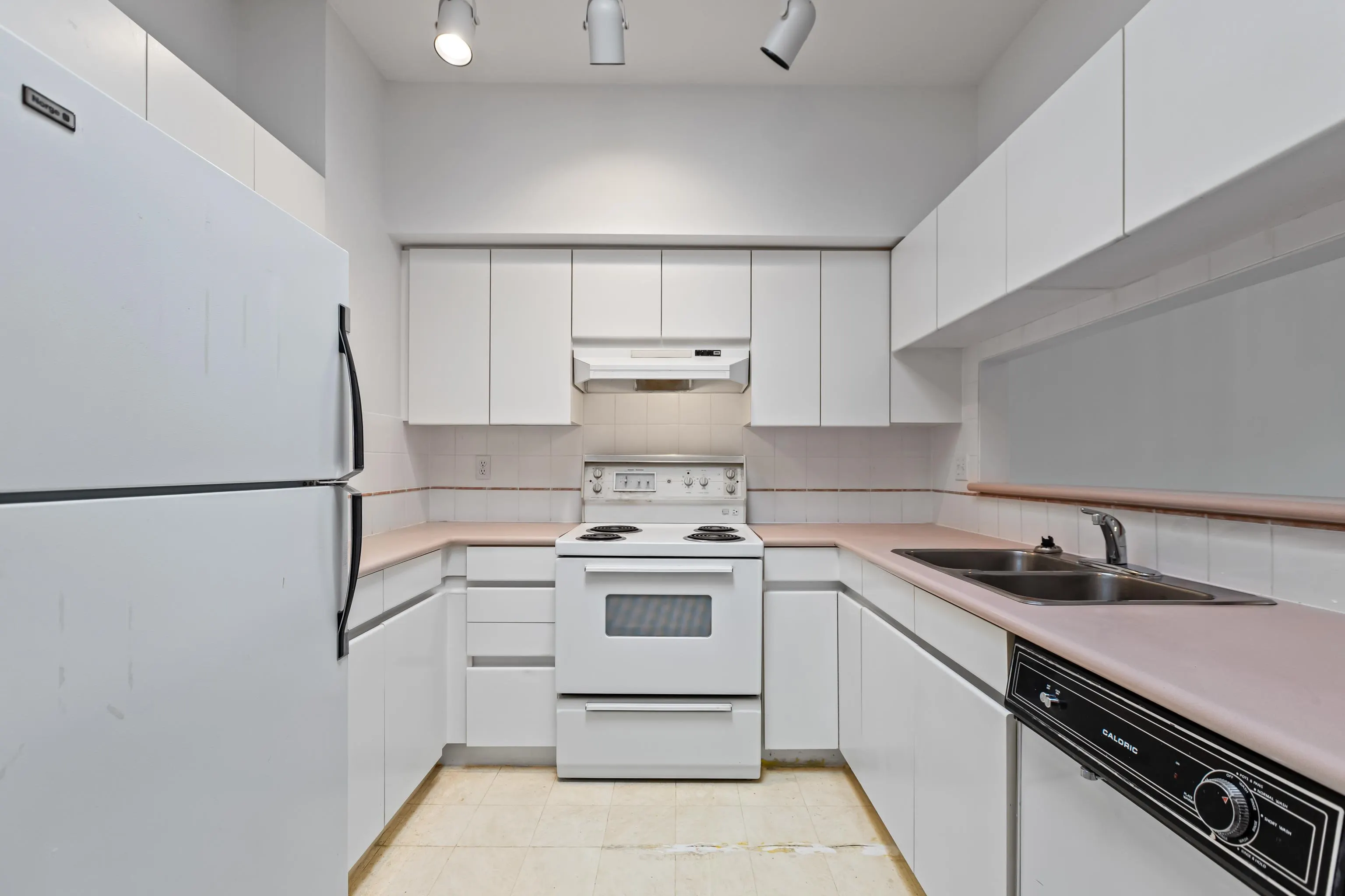 311 1533 Best Street