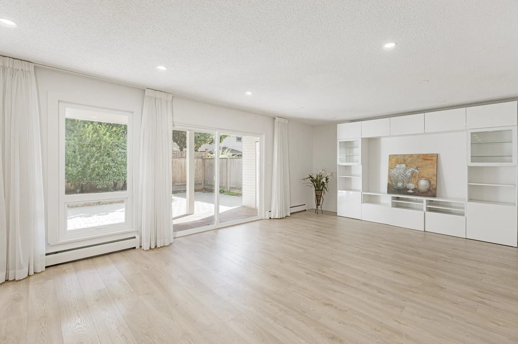6220 Garnet Drive