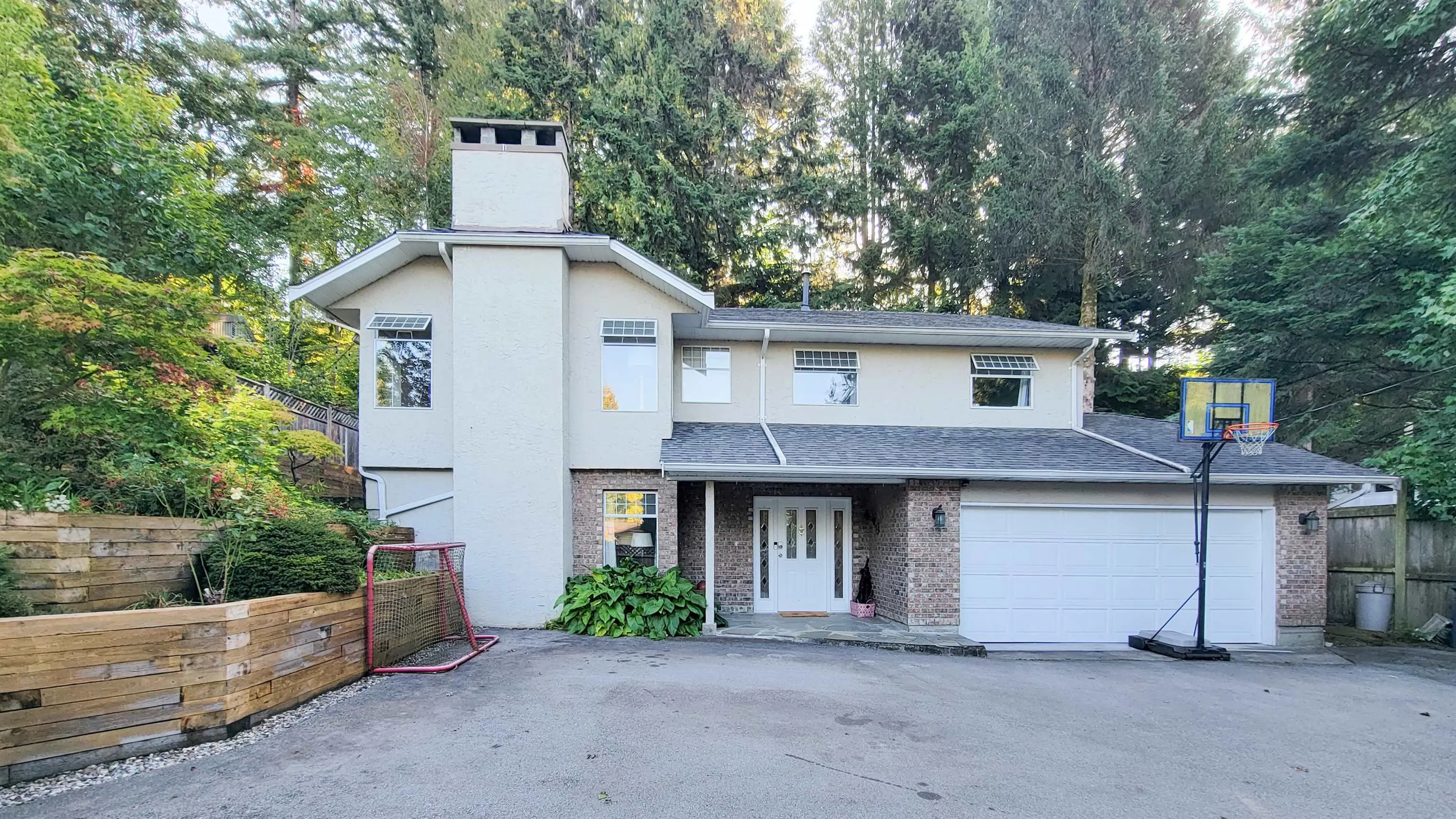 3595 Wellington Crescent
