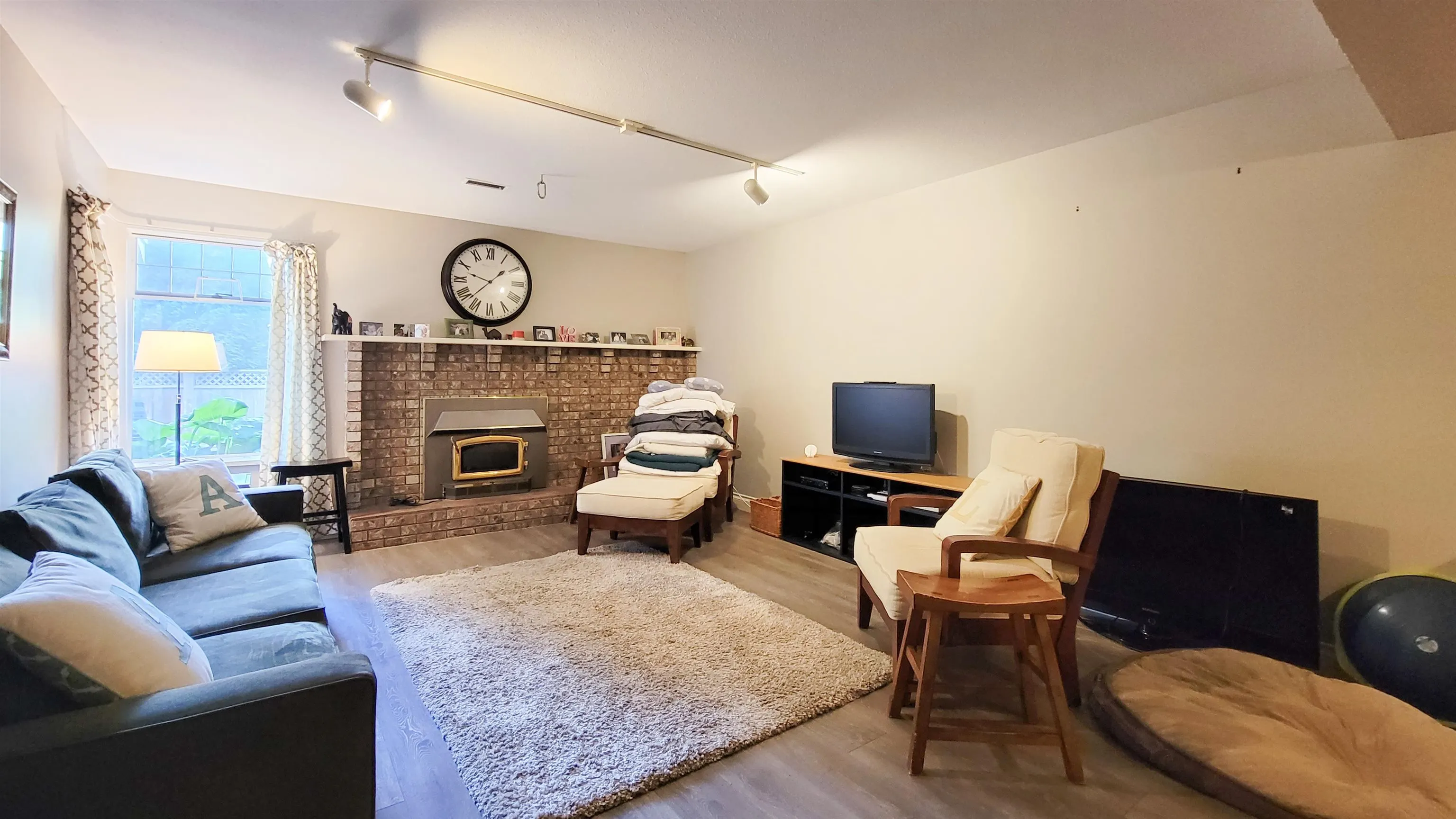 3595 Wellington Crescent