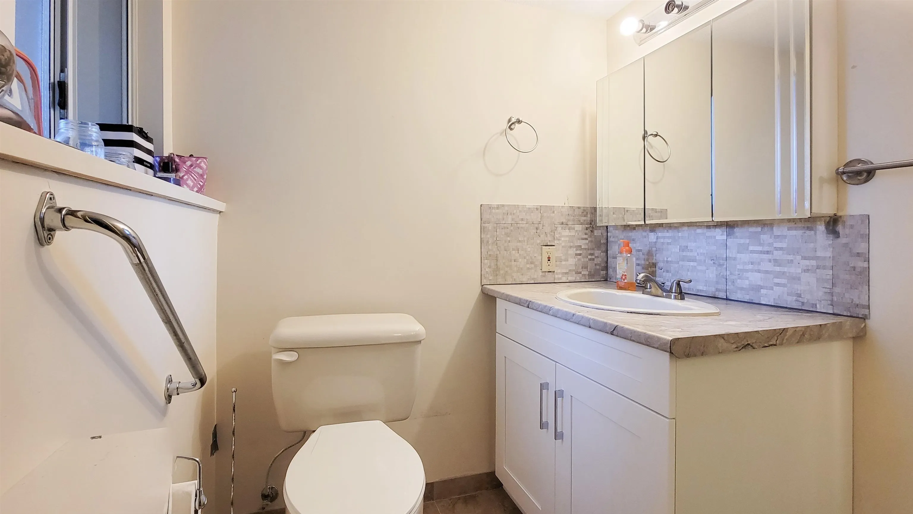 3595 Wellington Crescent