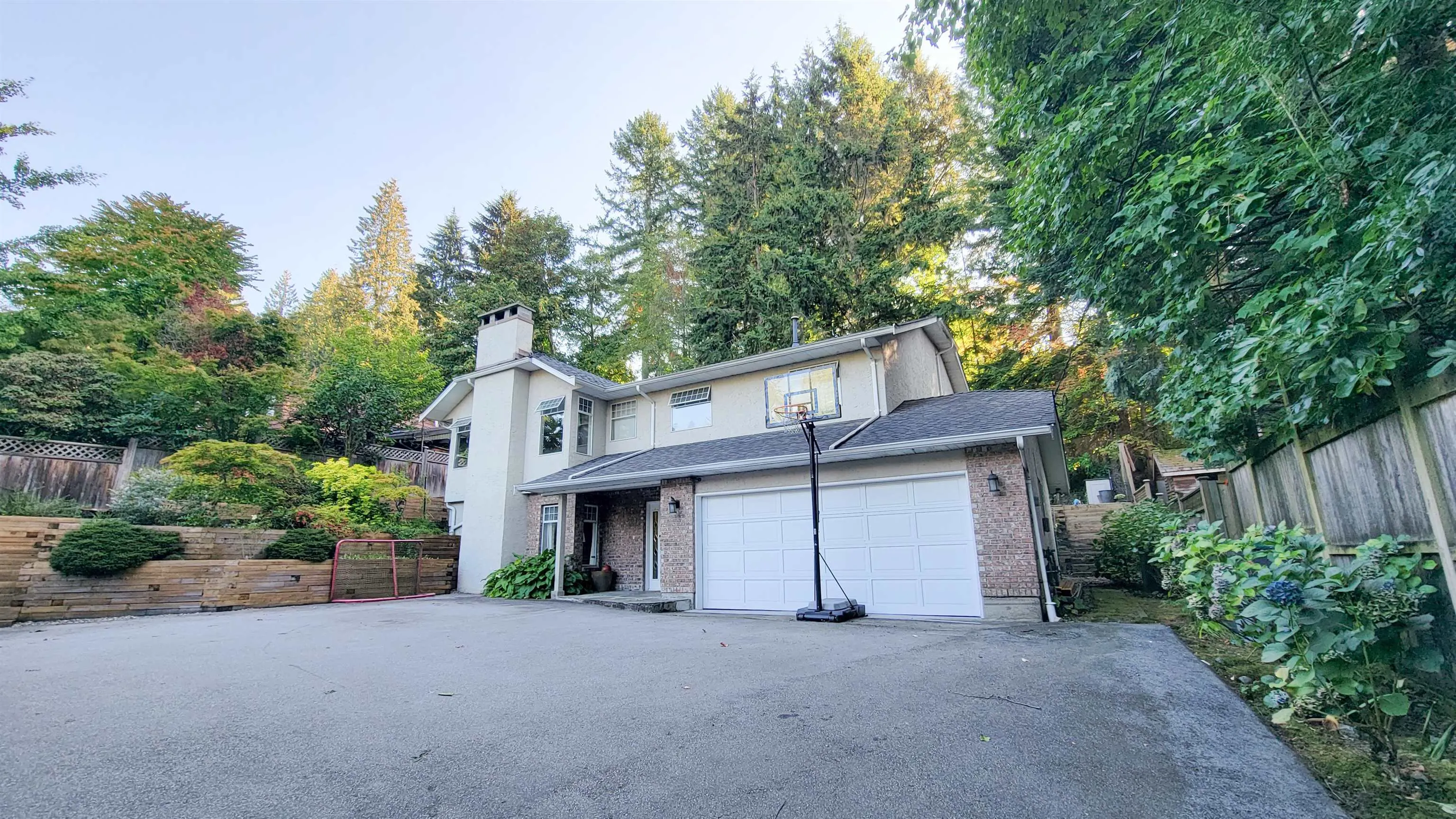 3595 Wellington Crescent
