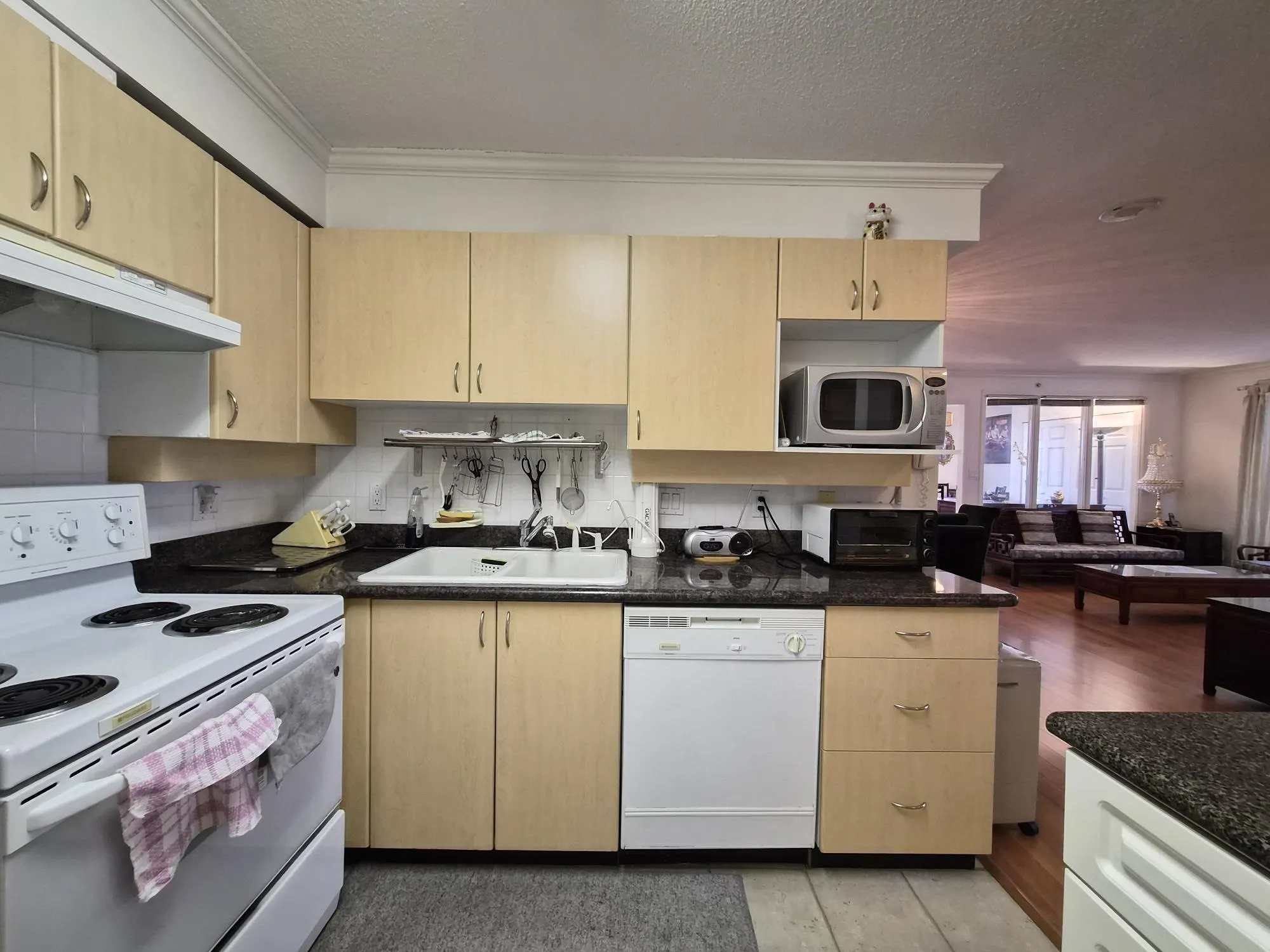 1506 6611 Cooney Road