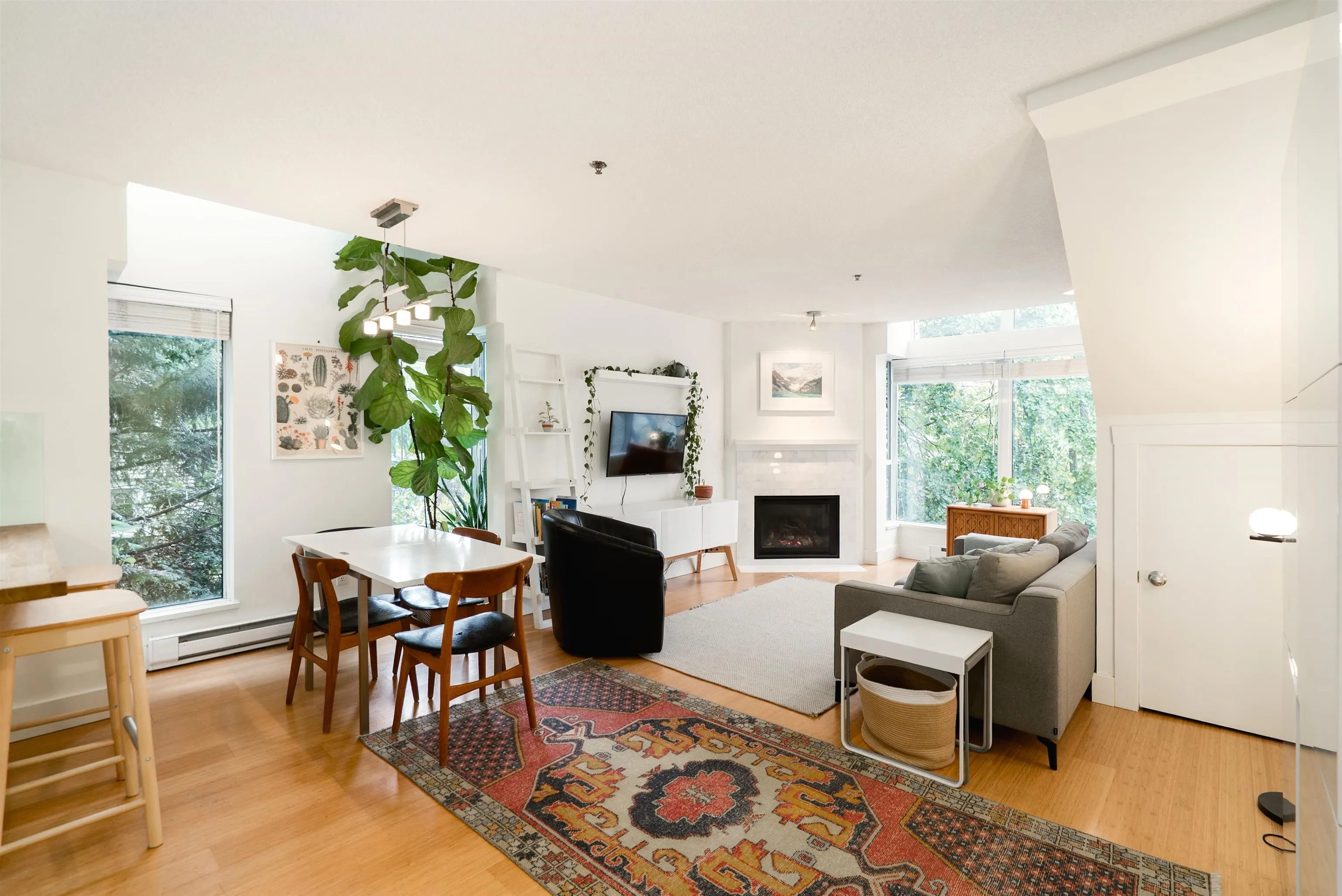 916 W 14th Avenue