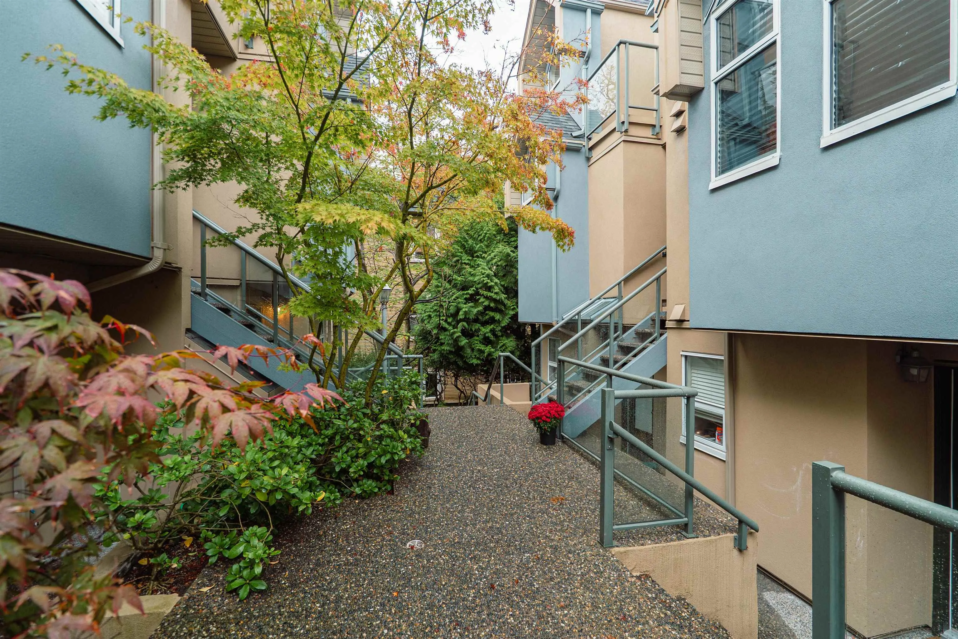 916 W 14th Avenue