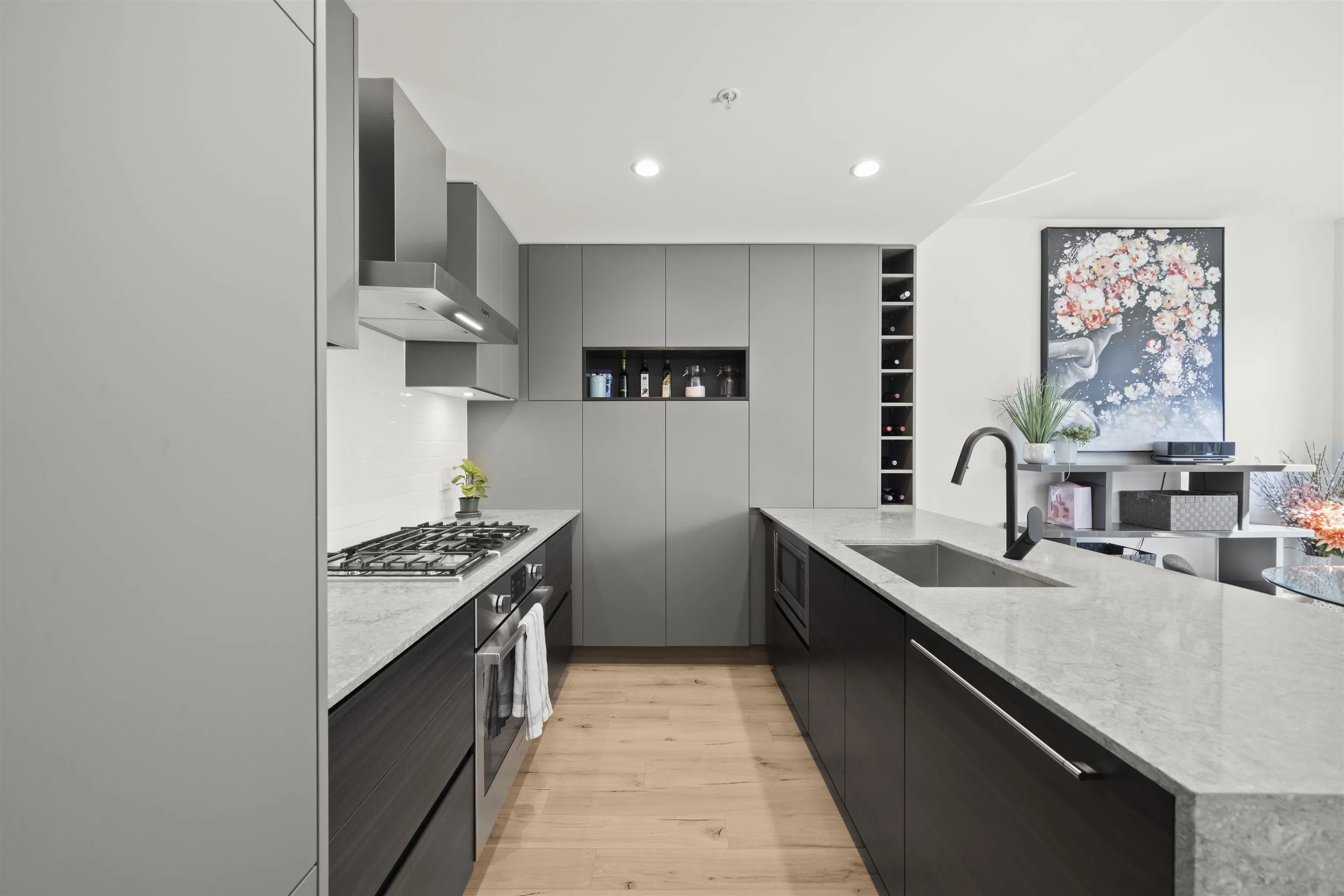 309 3131 Murray Street