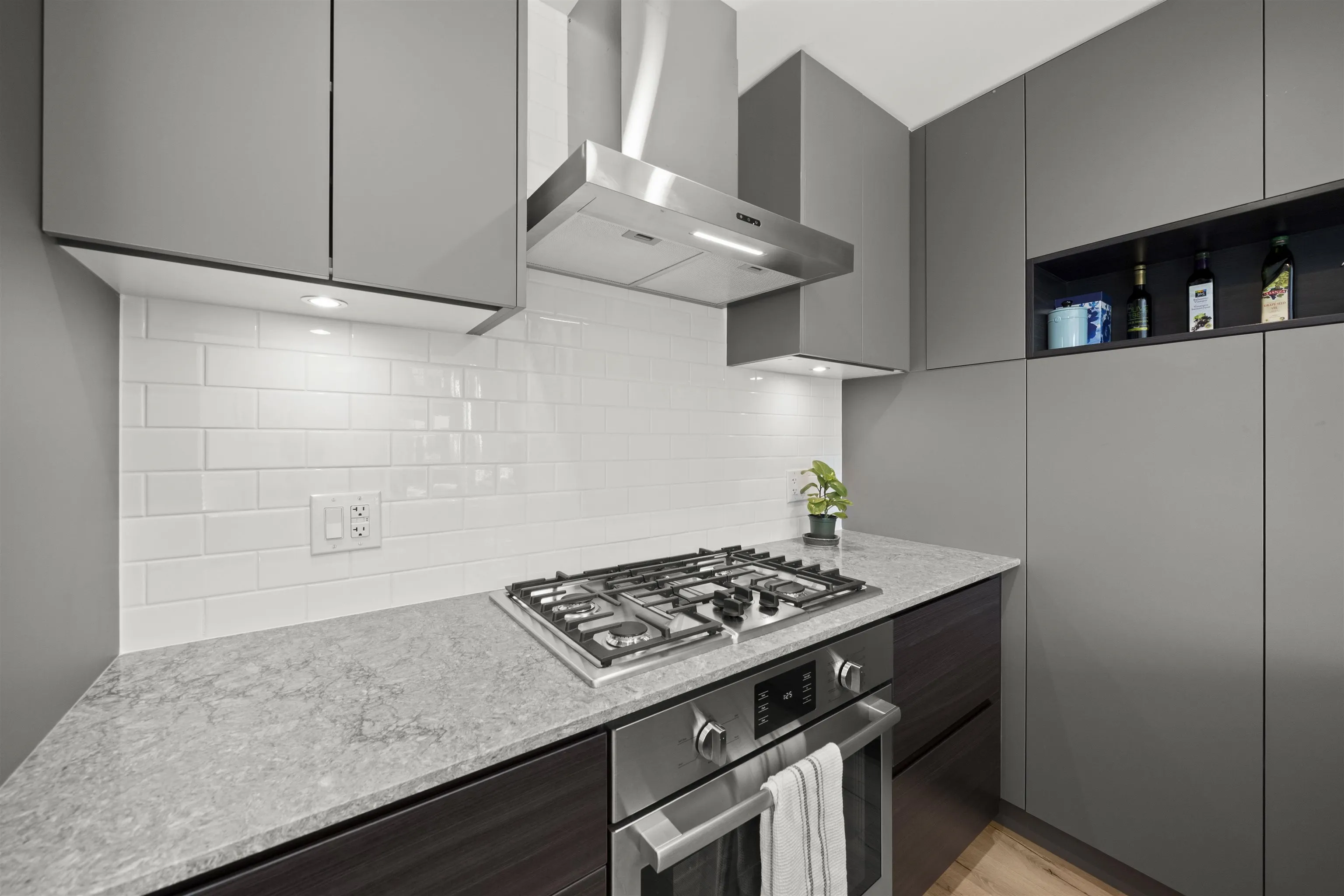 309 3131 Murray Street