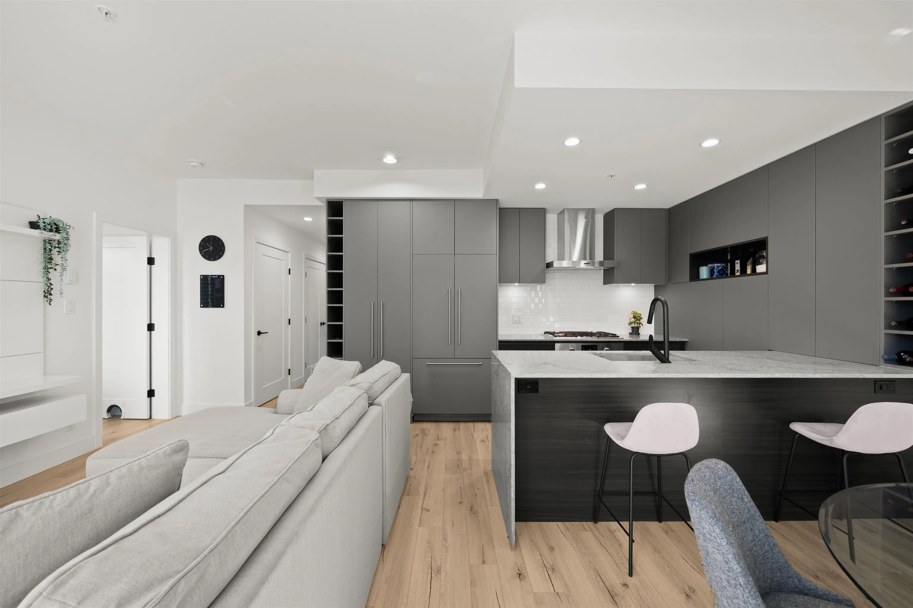 309 3131 Murray Street