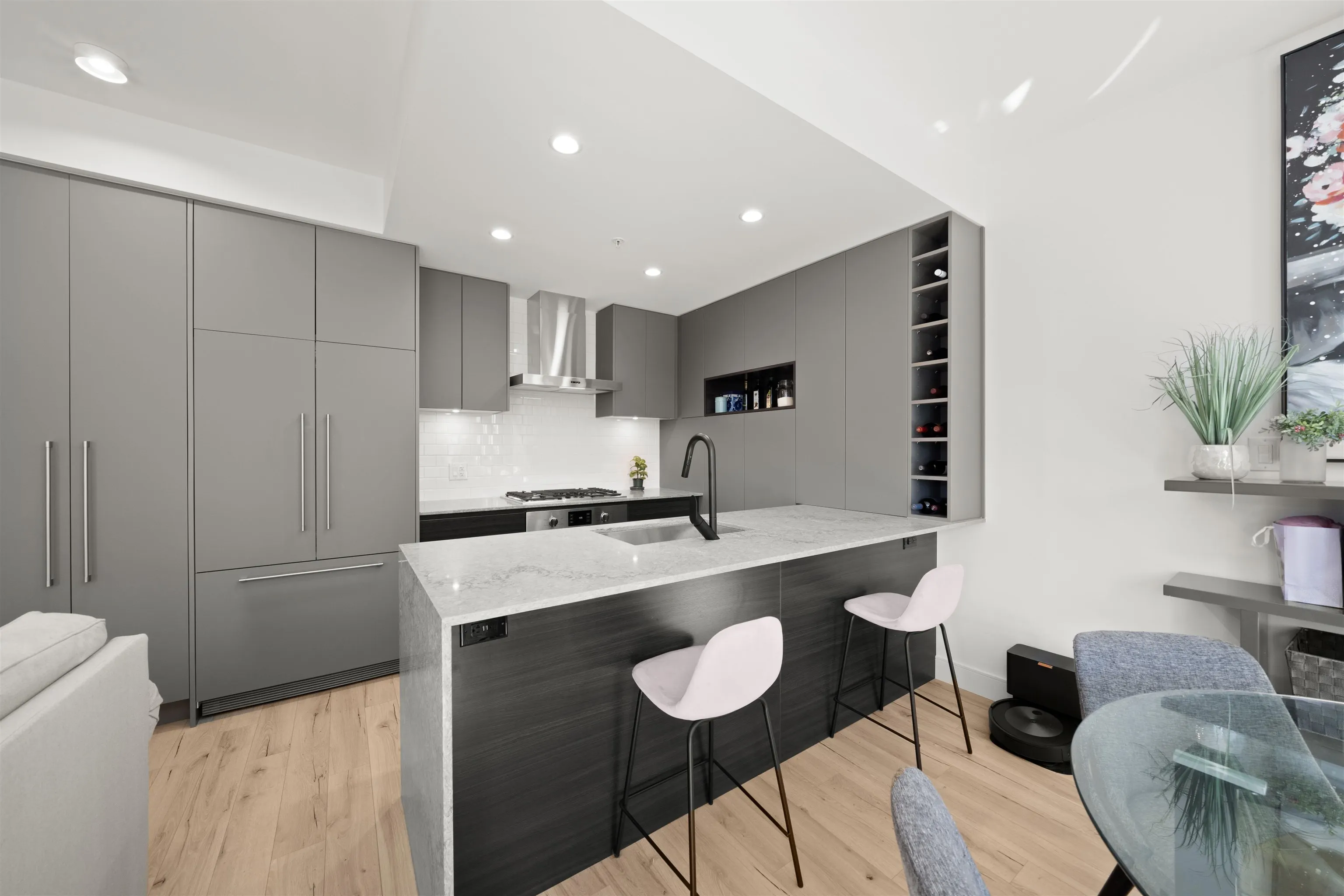 309 3131 Murray Street