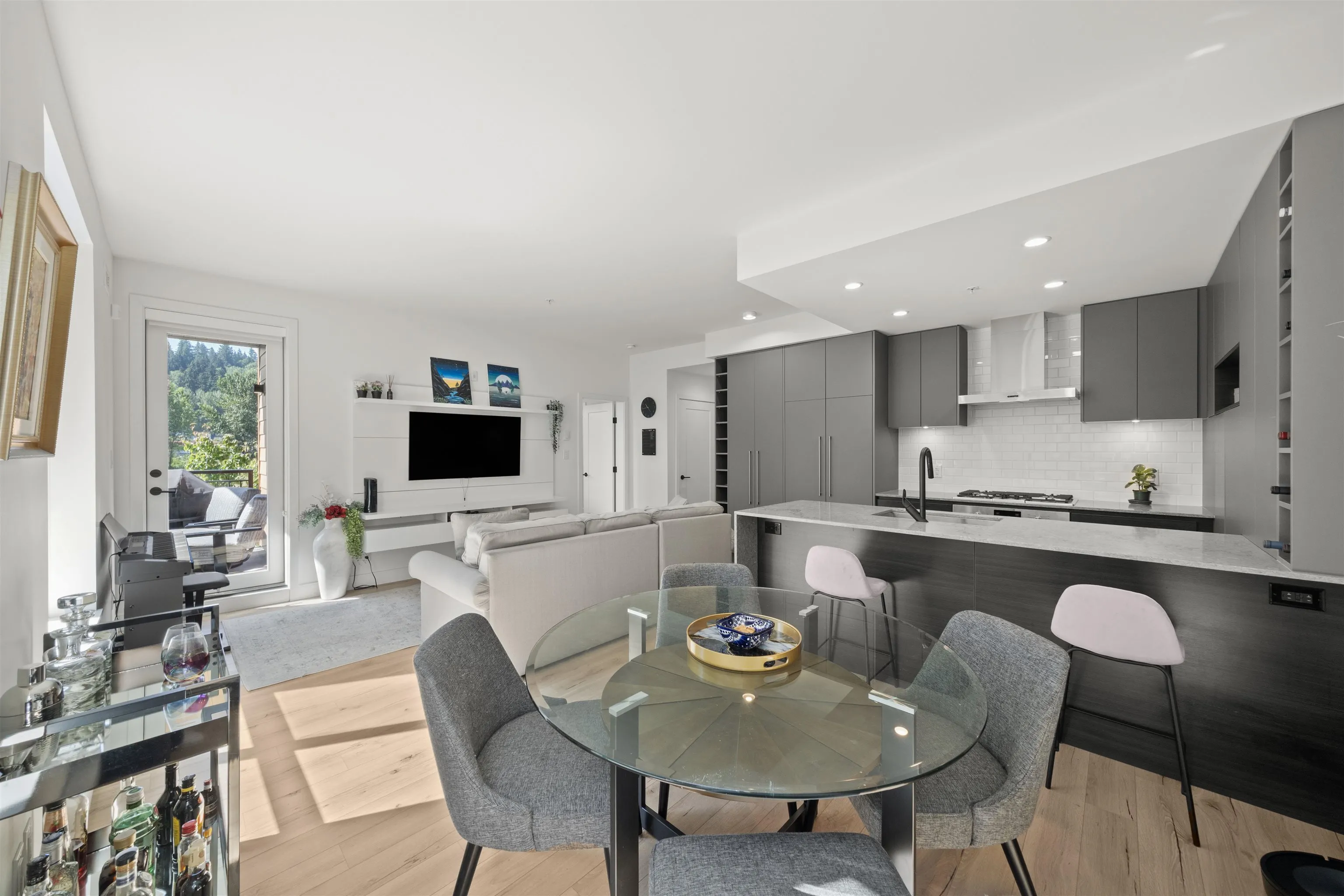 309 3131 Murray Street