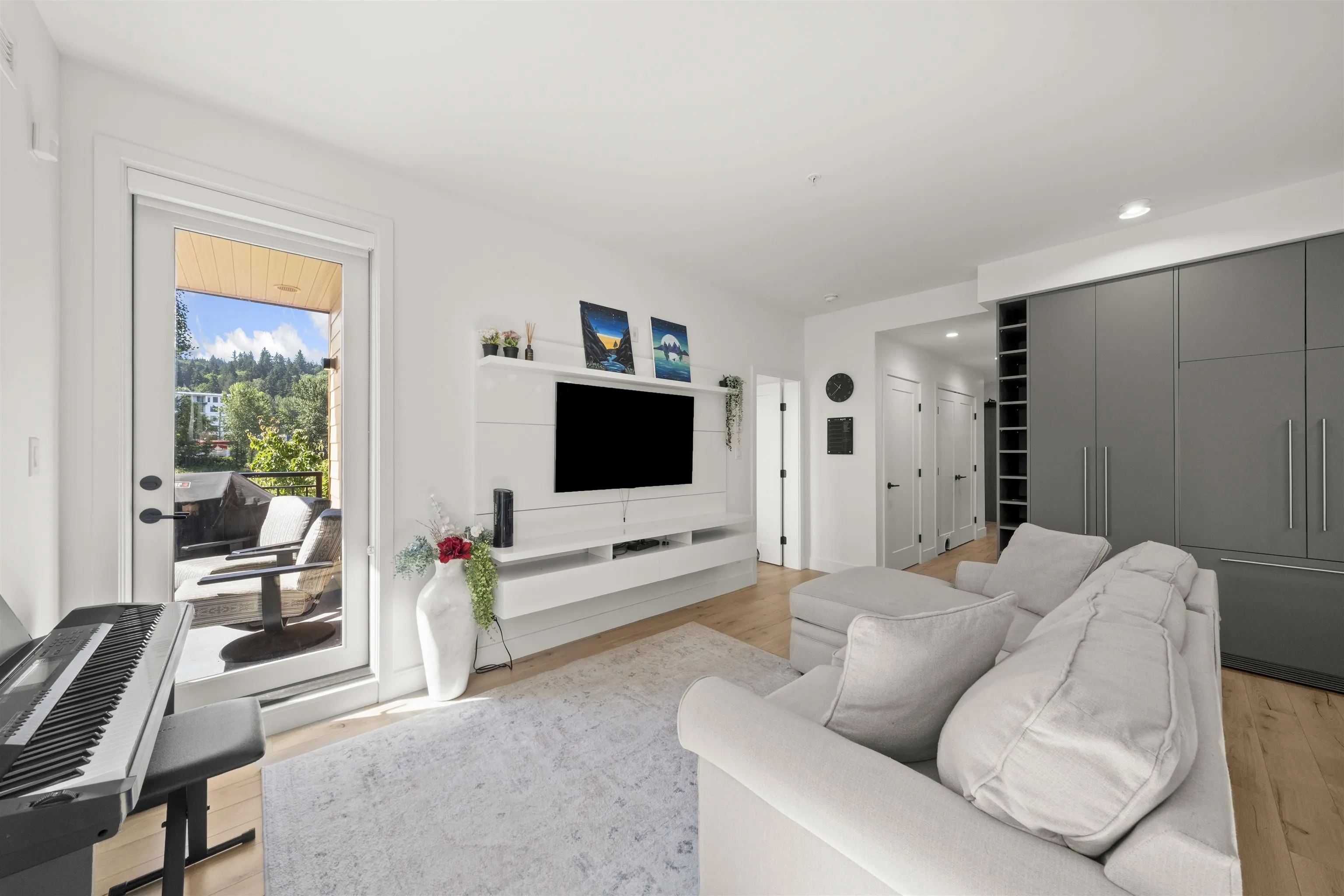 309 3131 Murray Street