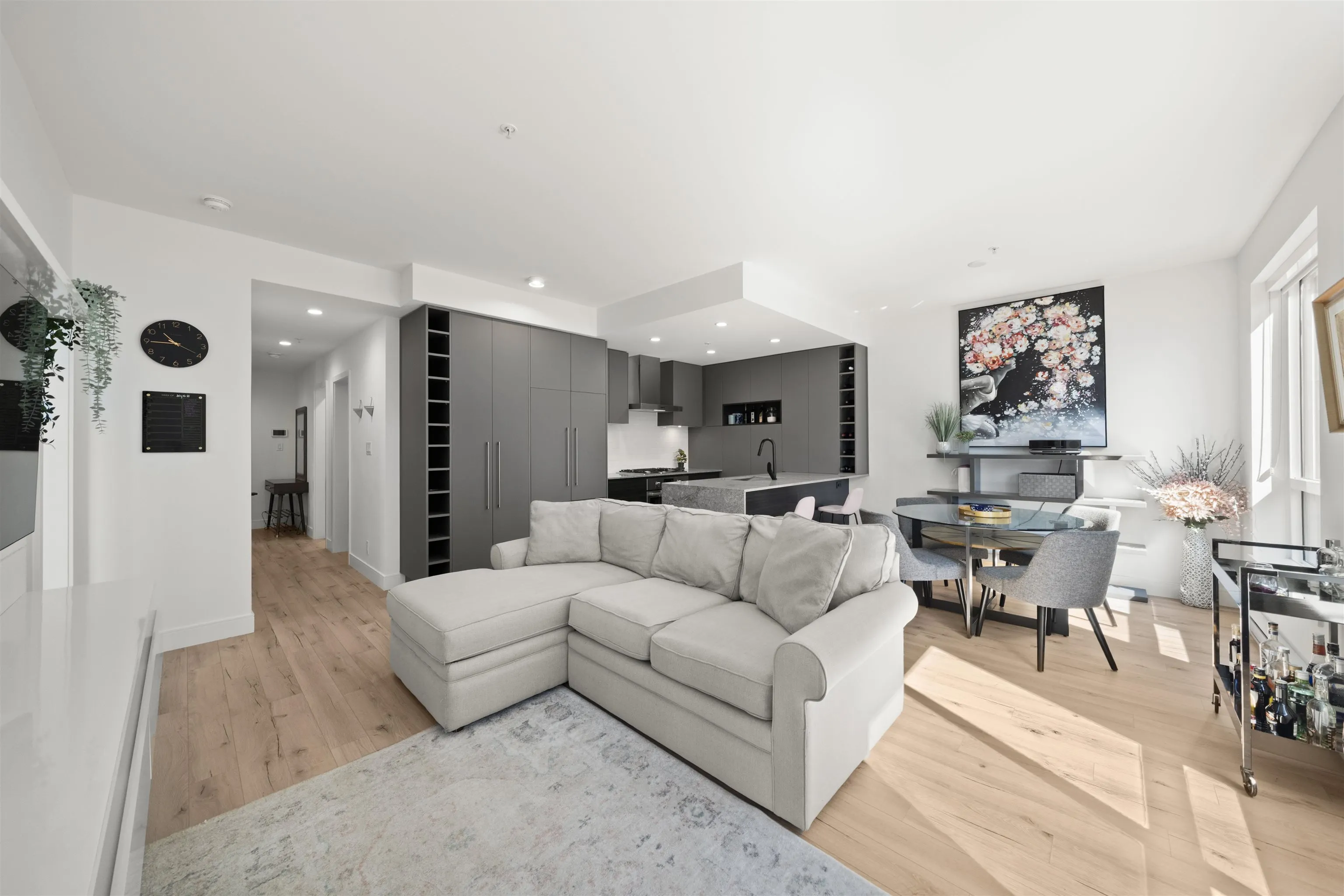 309 3131 Murray Street