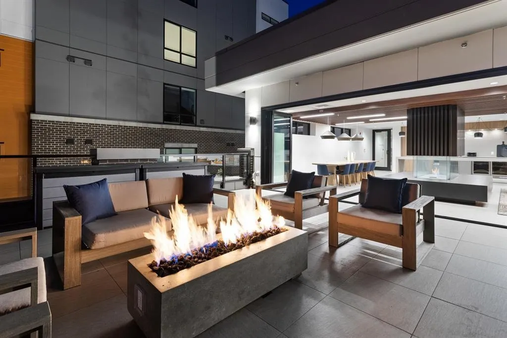 309 3131 Murray Street