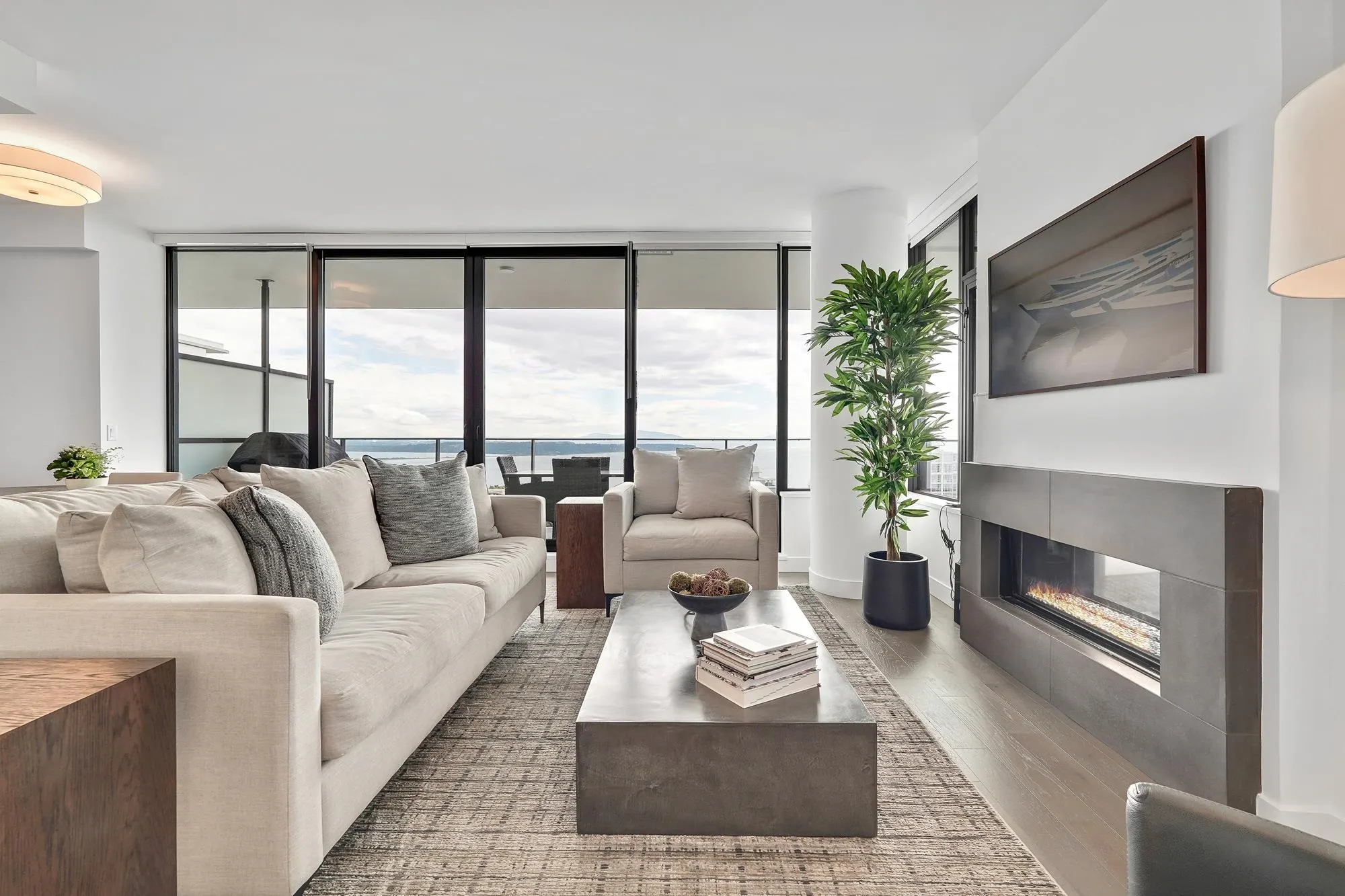 2305 1588 Johnston Road