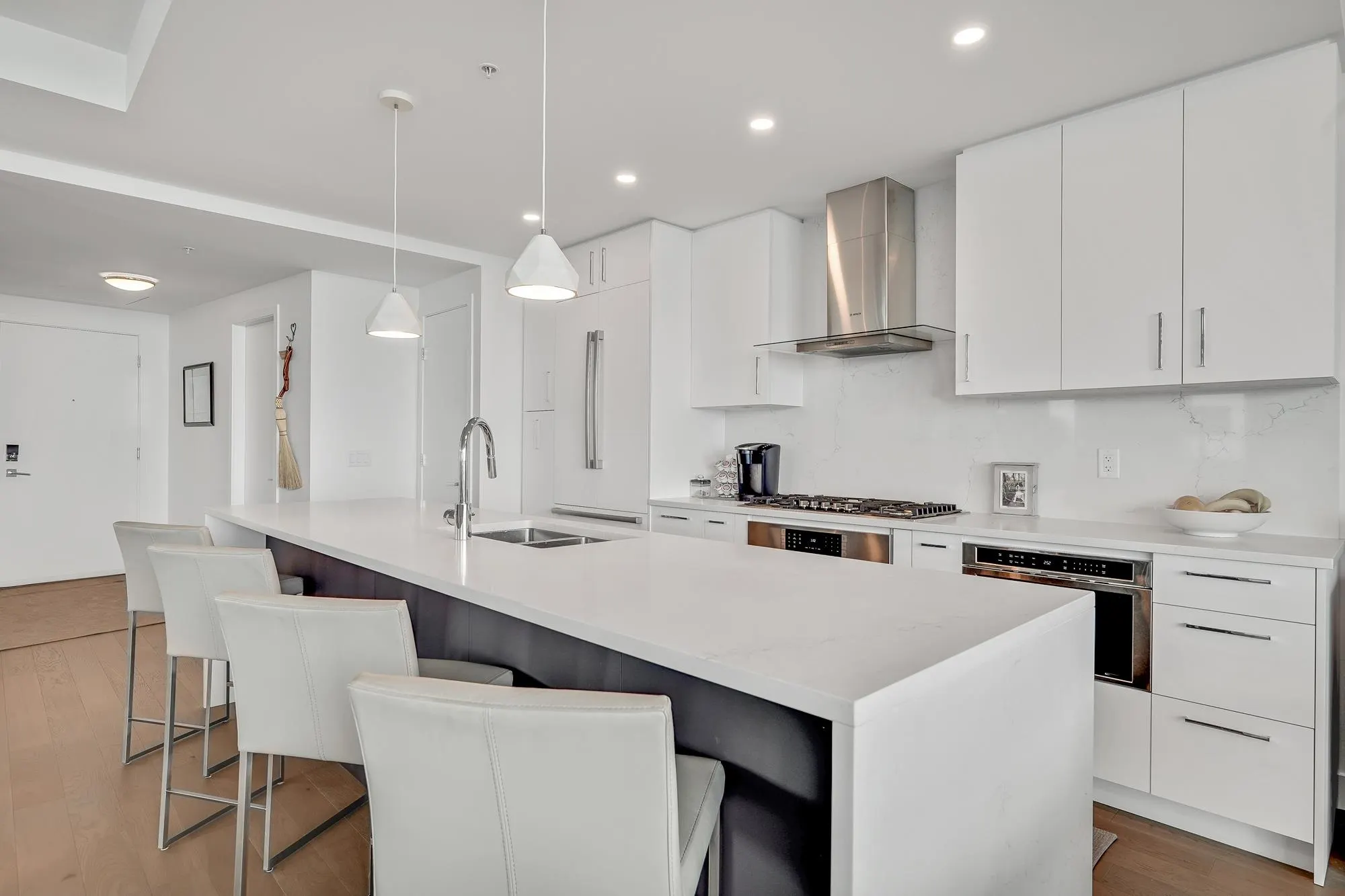 2305 1588 Johnston Road