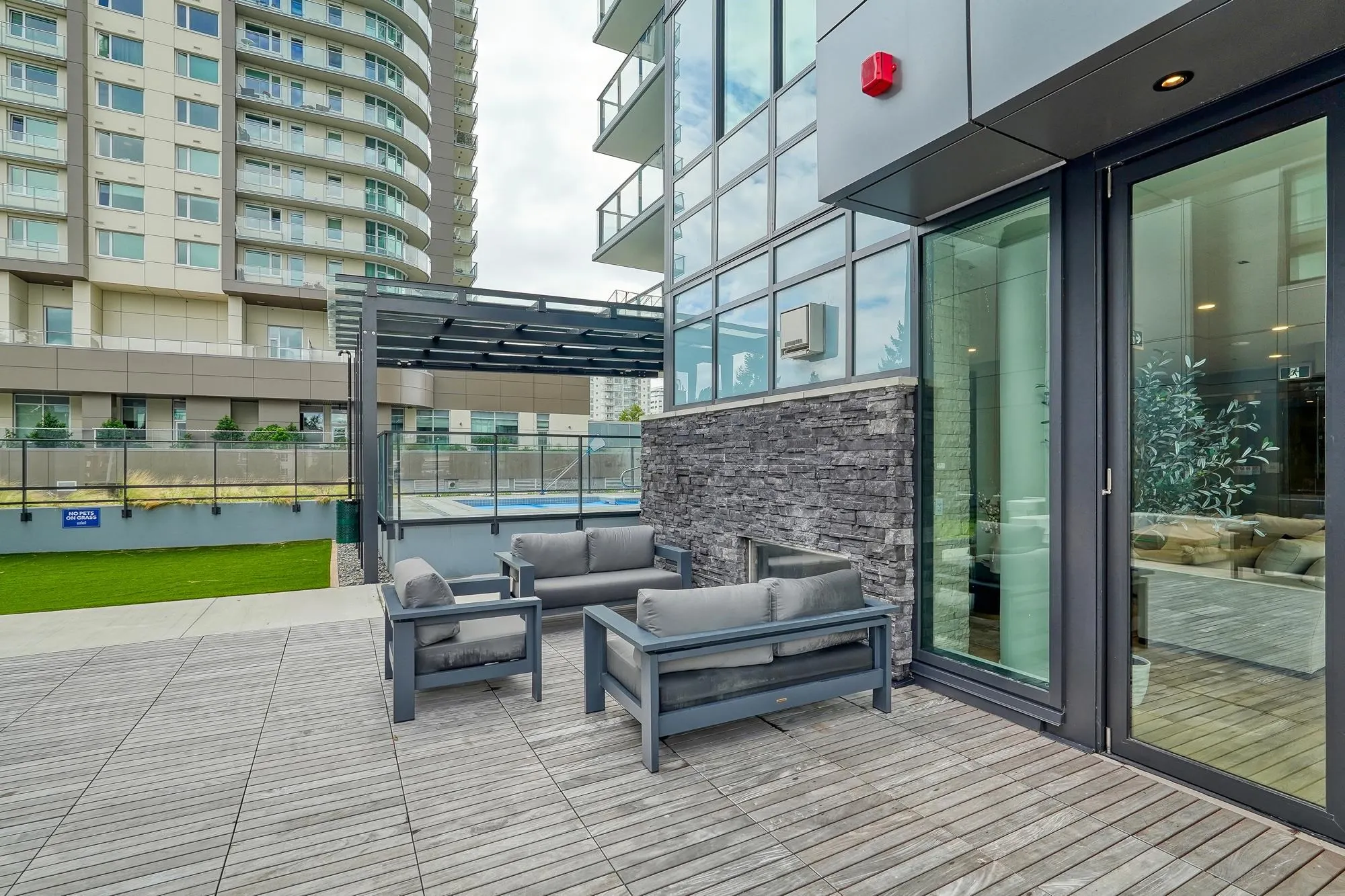 2305 1588 Johnston Road