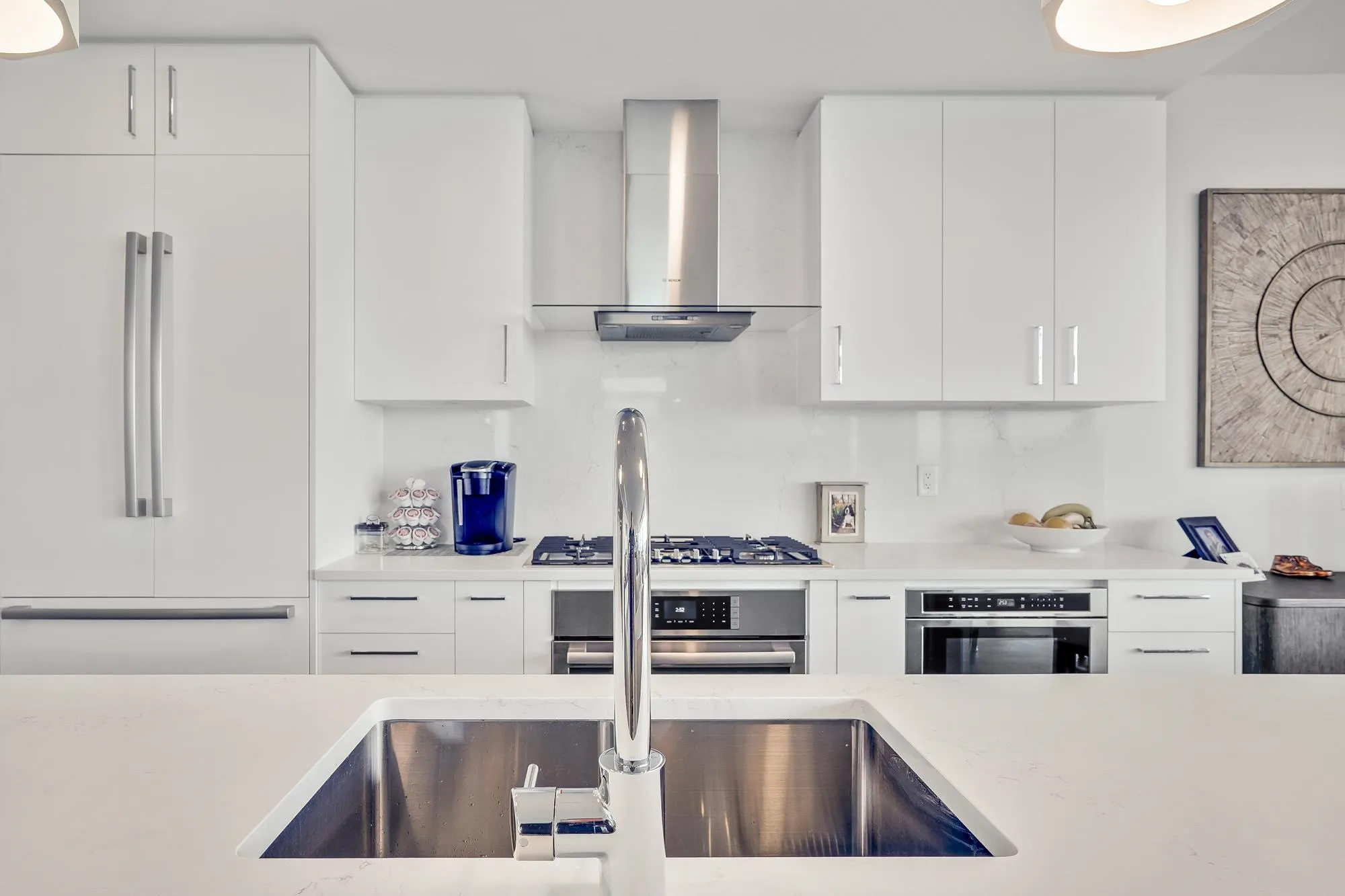 2305 1588 Johnston Road