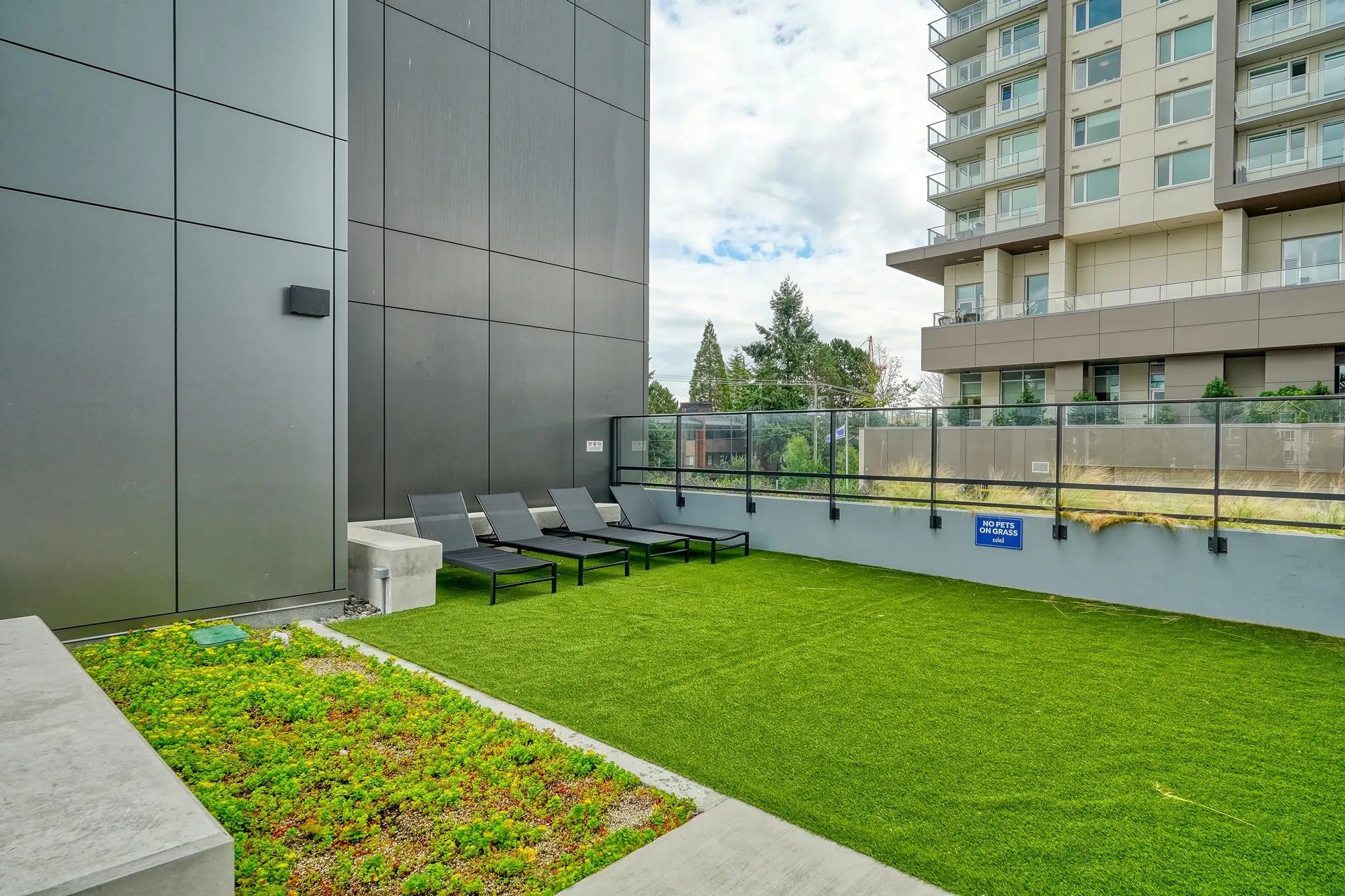 2305 1588 Johnston Road