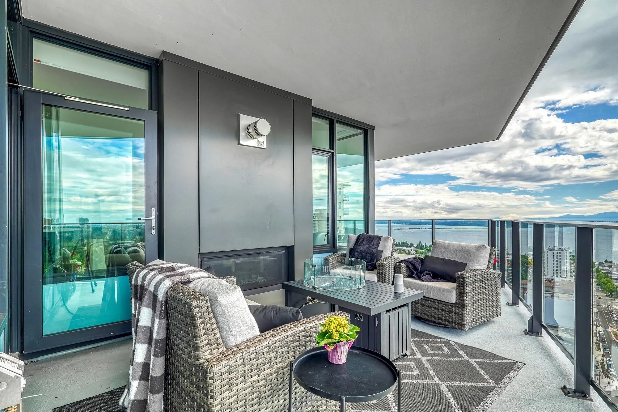 2305 1588 Johnston Road