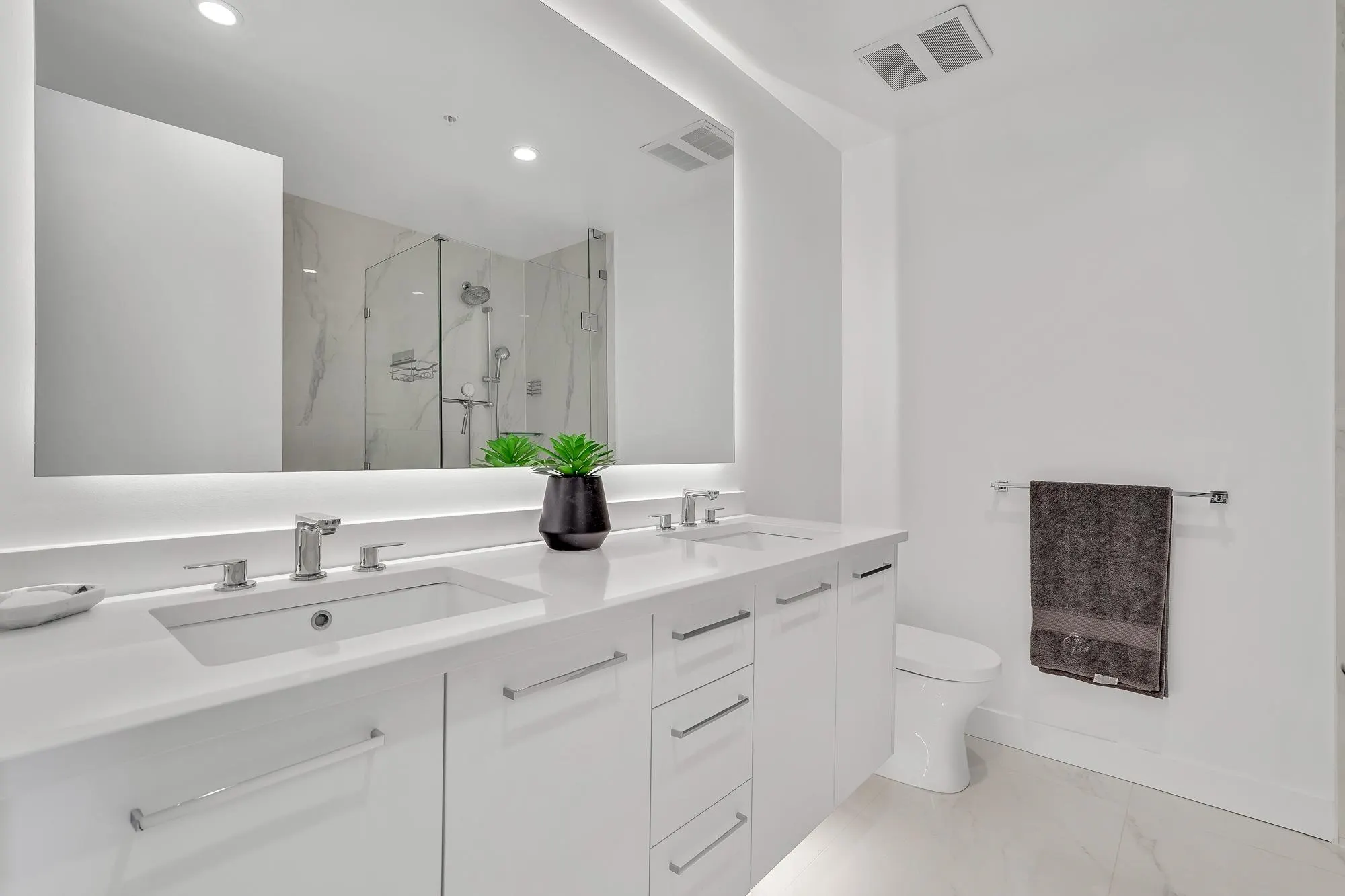 2305 1588 Johnston Road