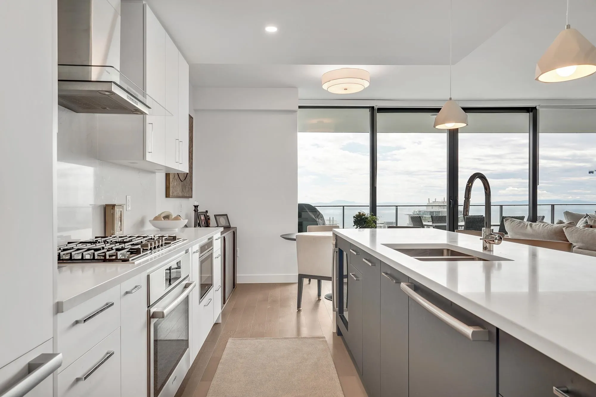 2305 1588 Johnston Road