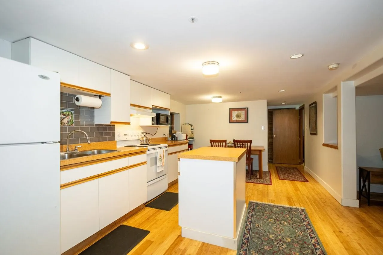 2659 Oxford Street