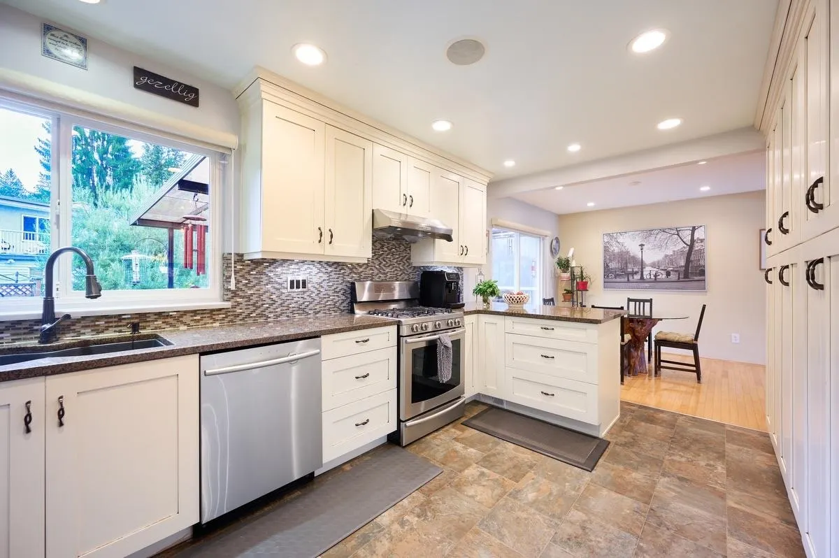3222 Pinda Drive