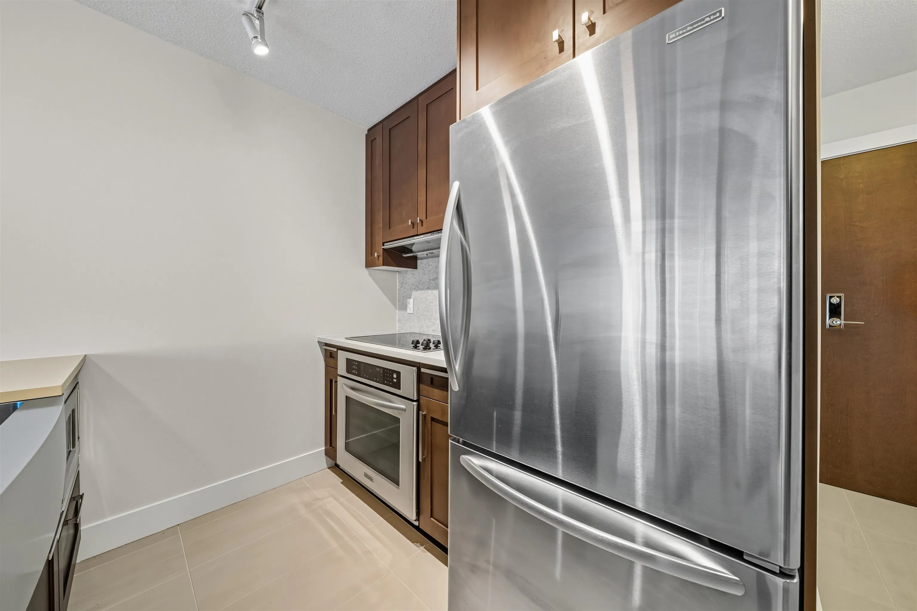 1607 888 Homer Street