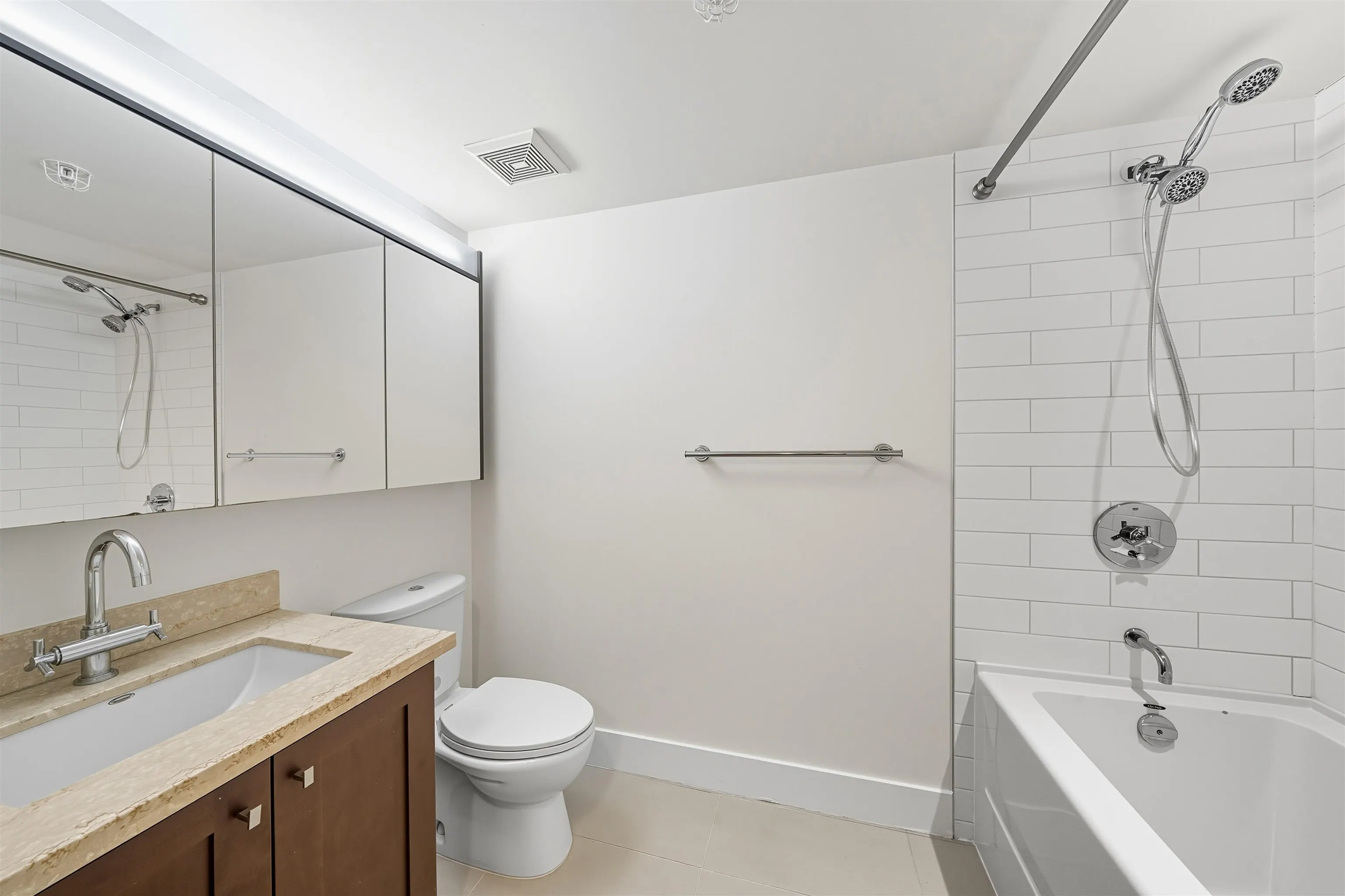 1607 888 Homer Street