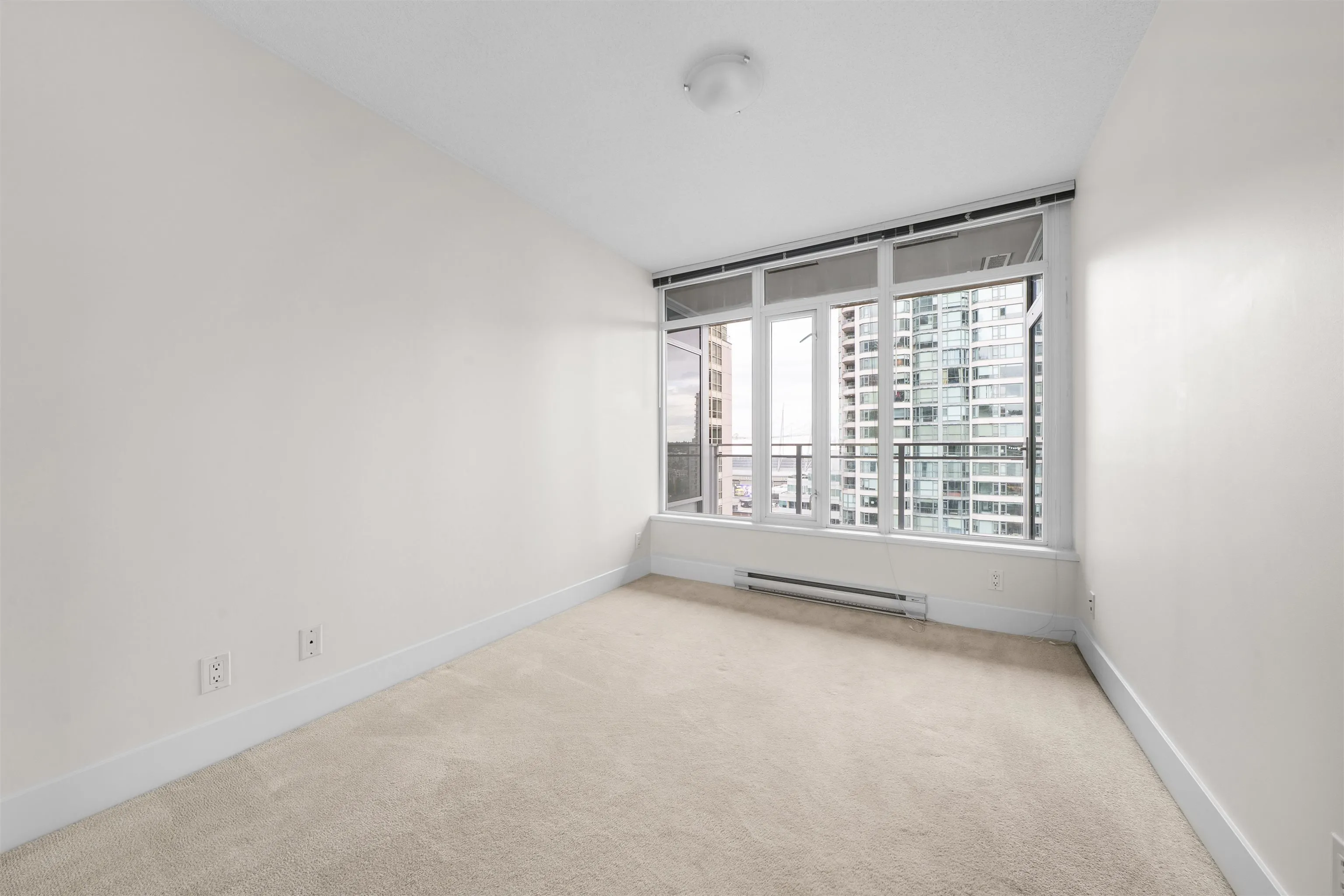 1607 888 Homer Street