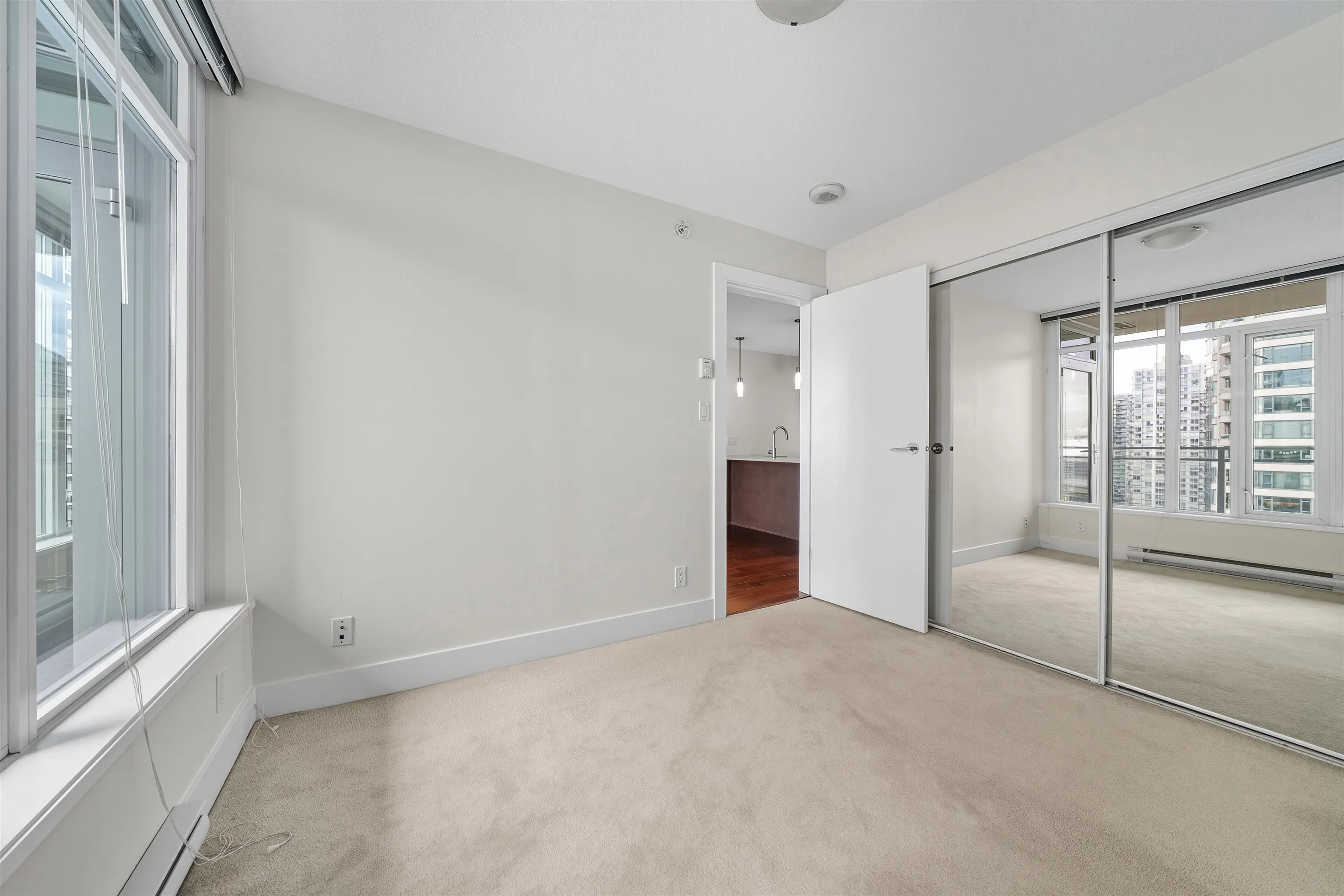 1607 888 Homer Street