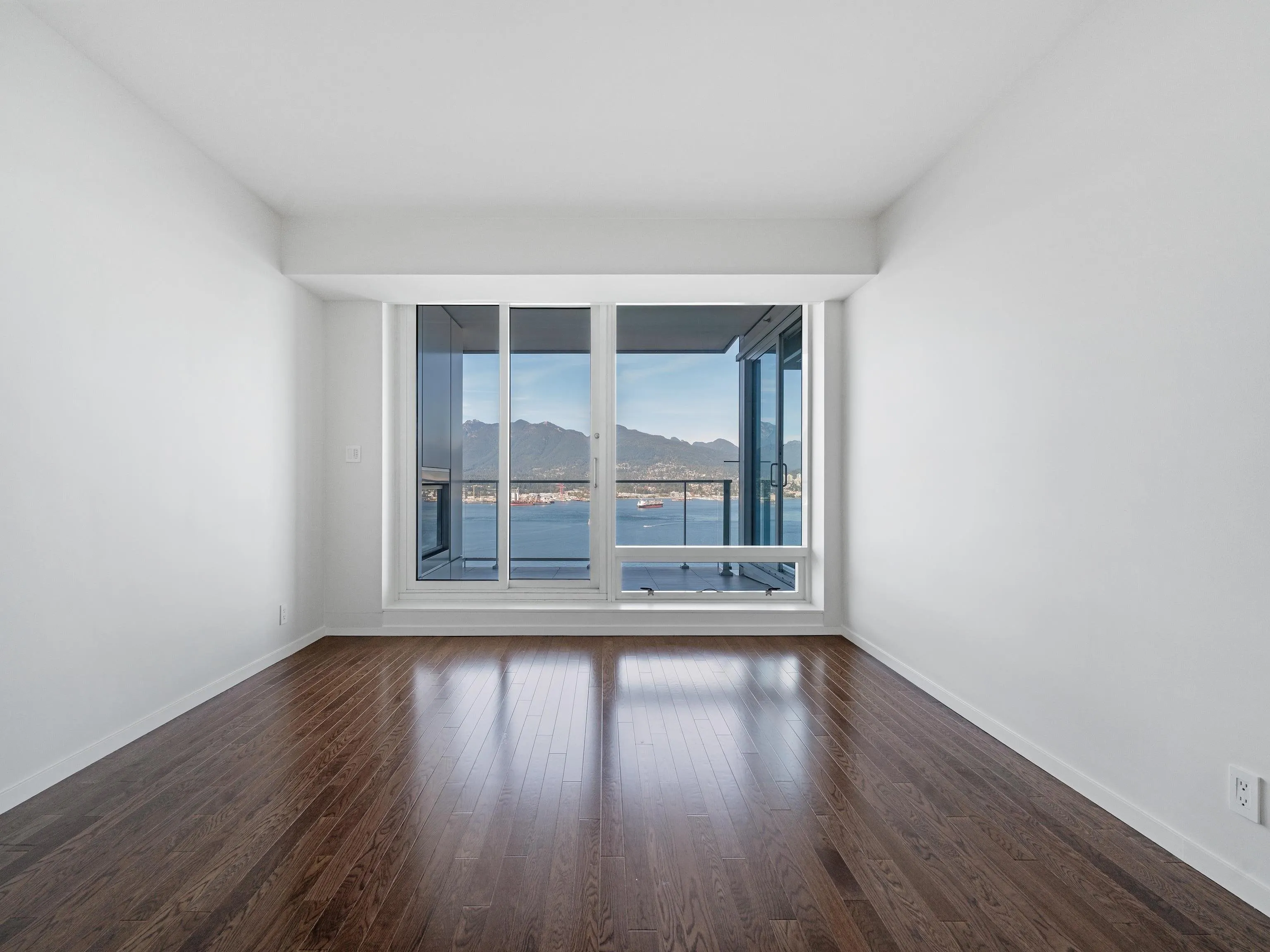 2701 1011 W Cordova Street