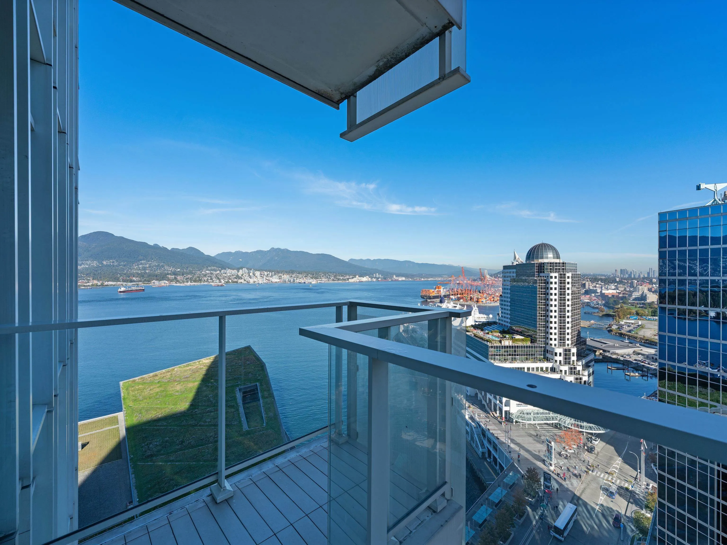 2701 1011 W Cordova Street