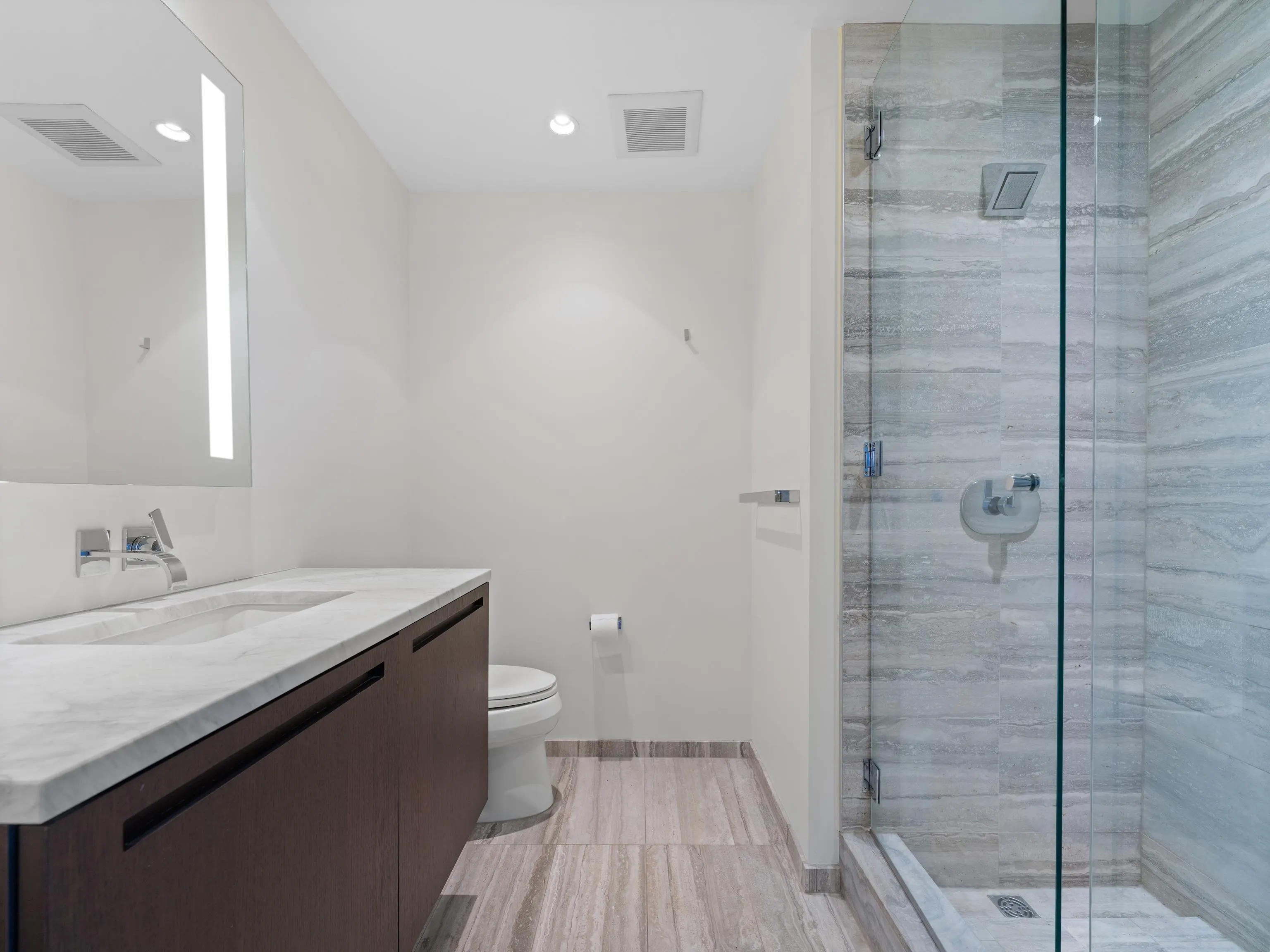 2701 1011 W Cordova Street