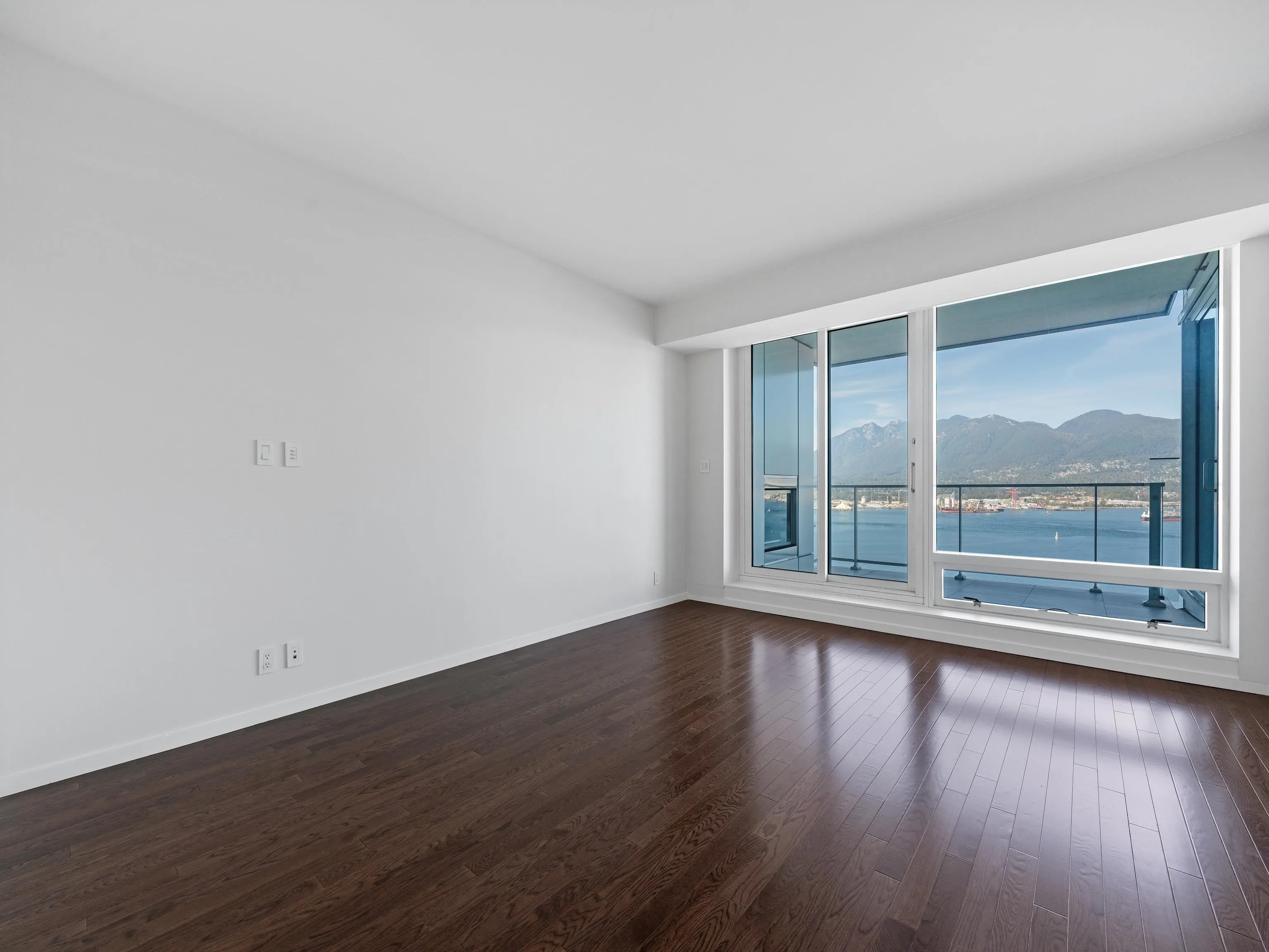 2701 1011 W Cordova Street