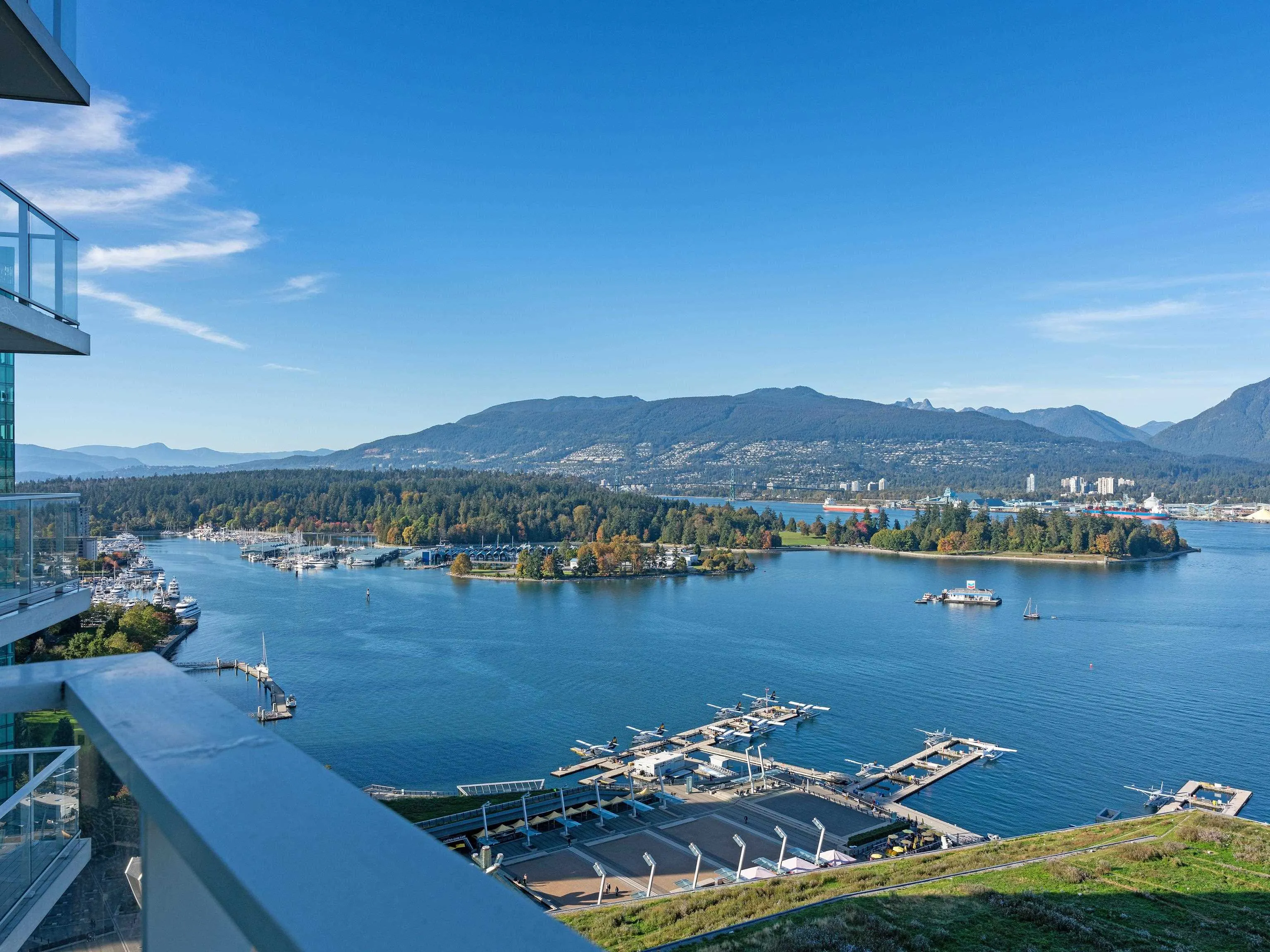 2701 1011 W Cordova Street